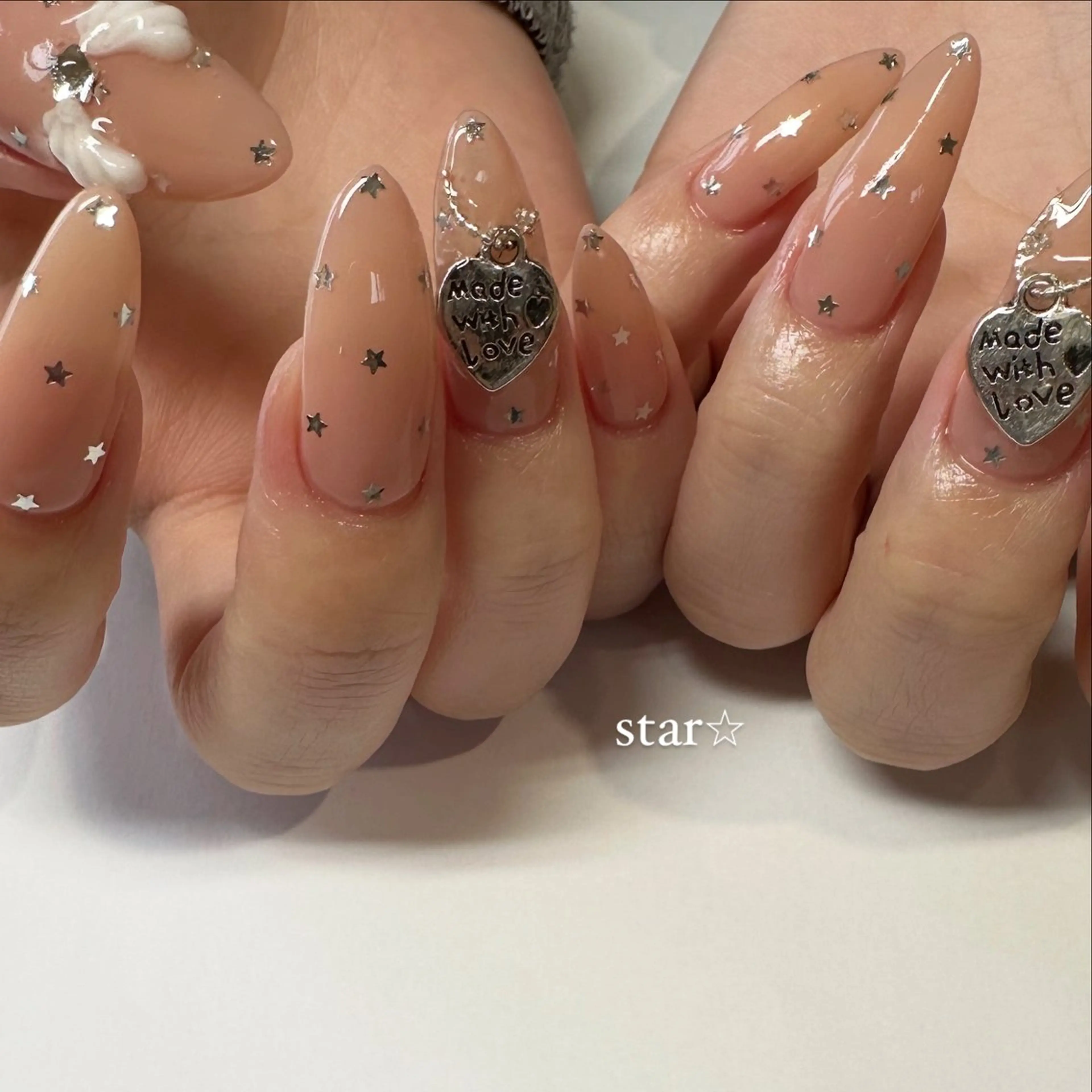 ネイル ハンドネイル 佐藤 穂乃香のネイルデザイン