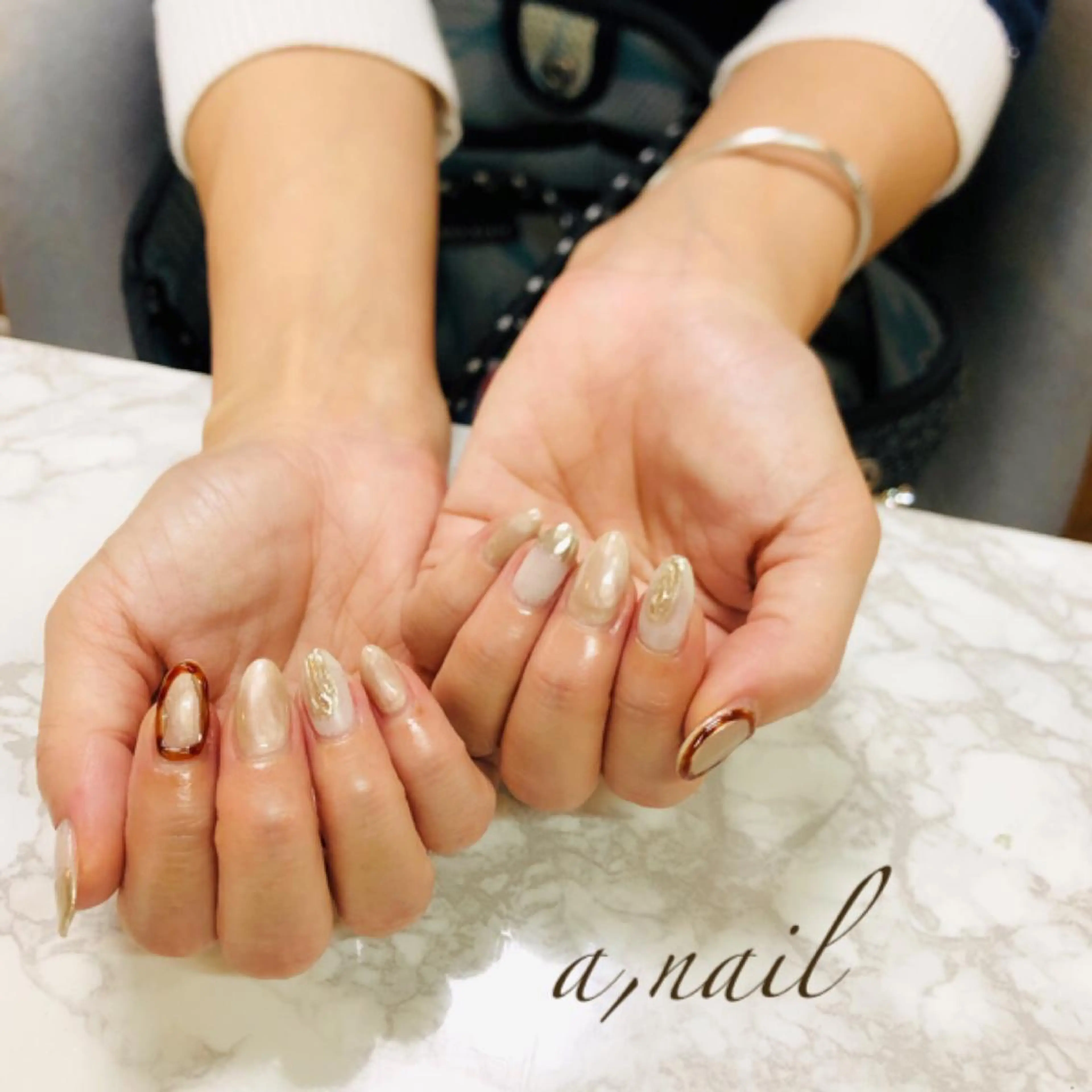 ネイル べっ甲ネイル フットネイル フレンチネイル ジェルネイル グラデーション ハンドネイル ネイルサロン エーネイルのネイルデザイン