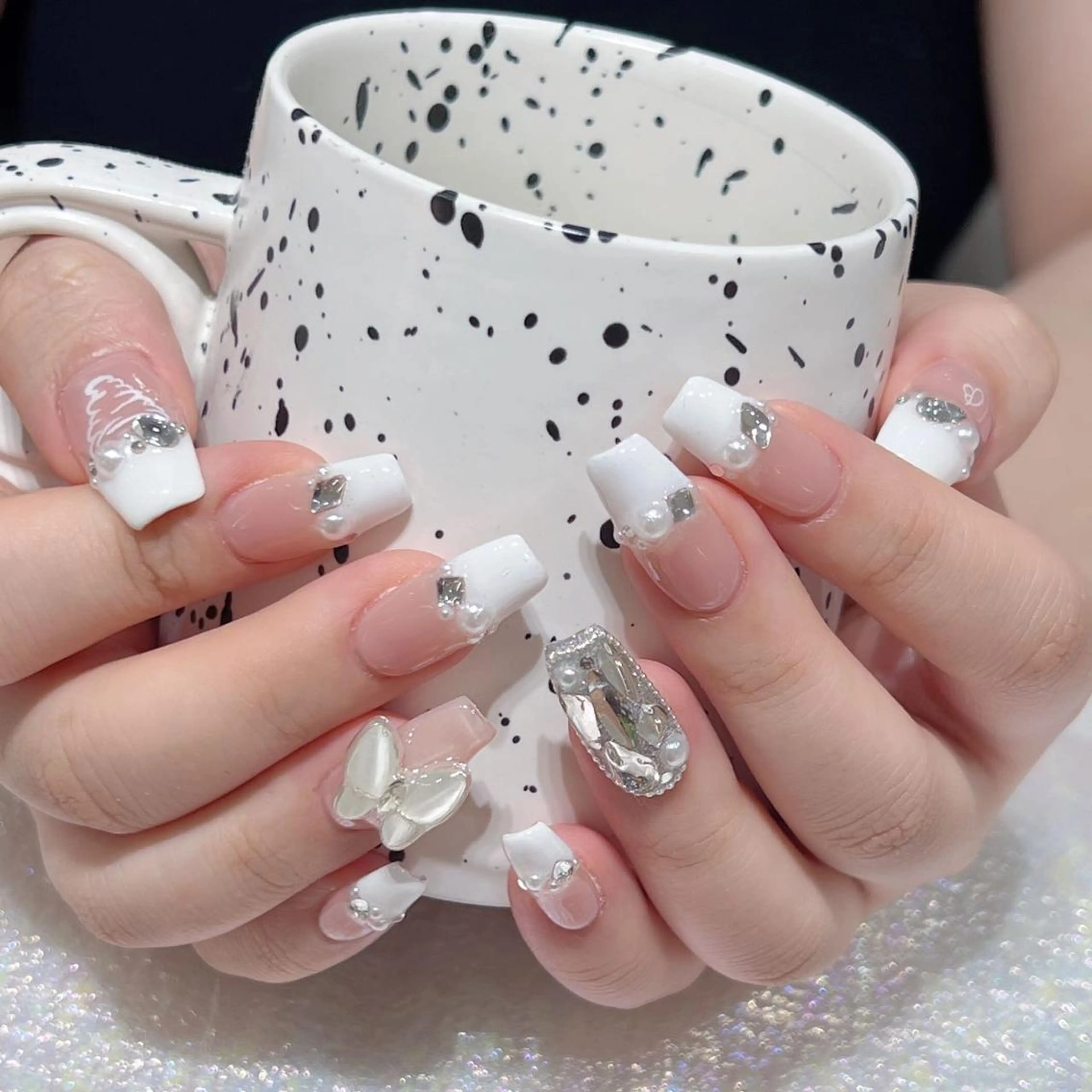 ネイル アートネイル 長さ出し ネイルチップ Queens momoのネイルデザイン