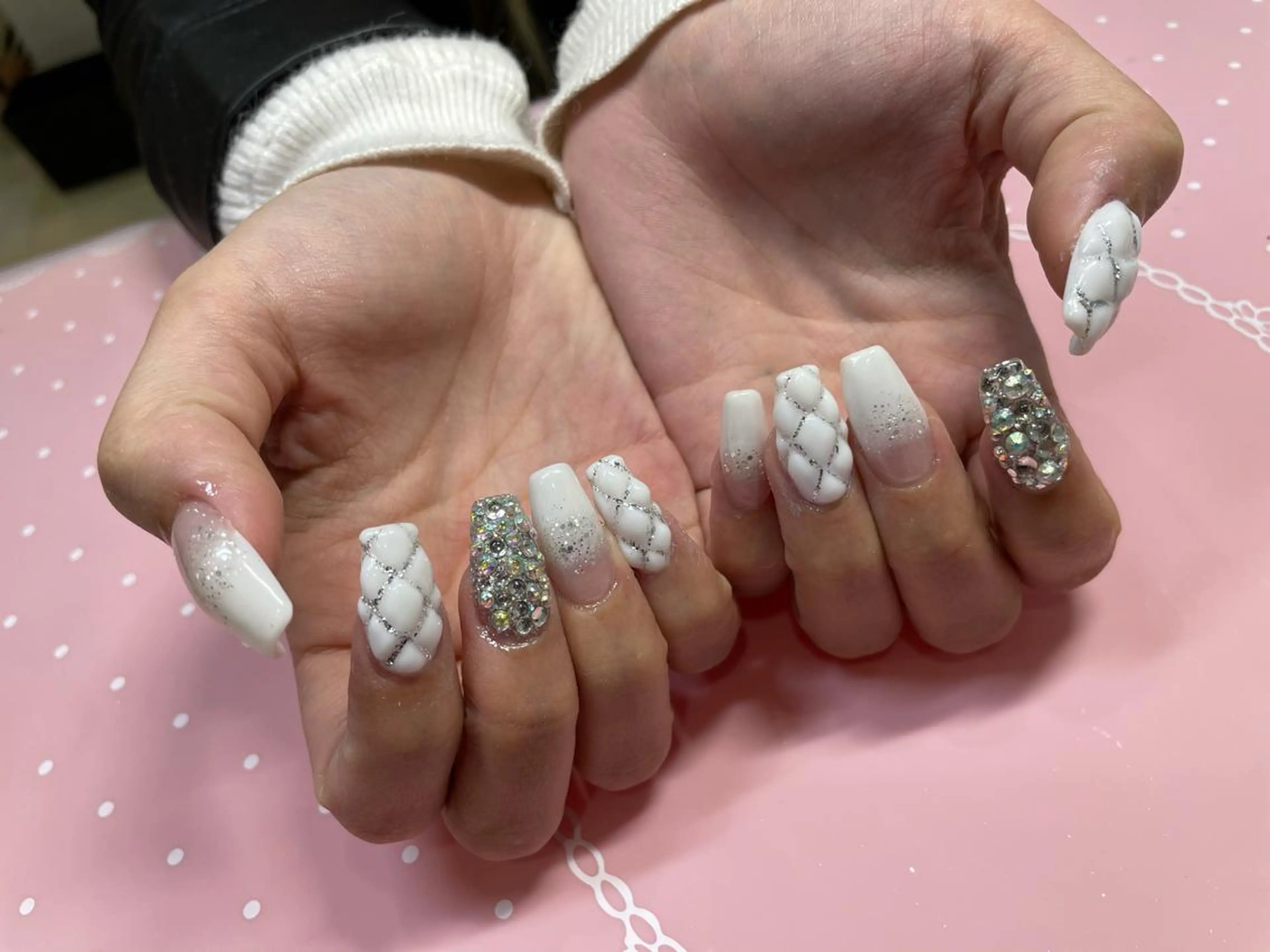 ミディアム ネイル アートネイル グラデーション ハンドネイル 《LB》ラブリエ Nail&eyeのマツエク・マツパデザイン