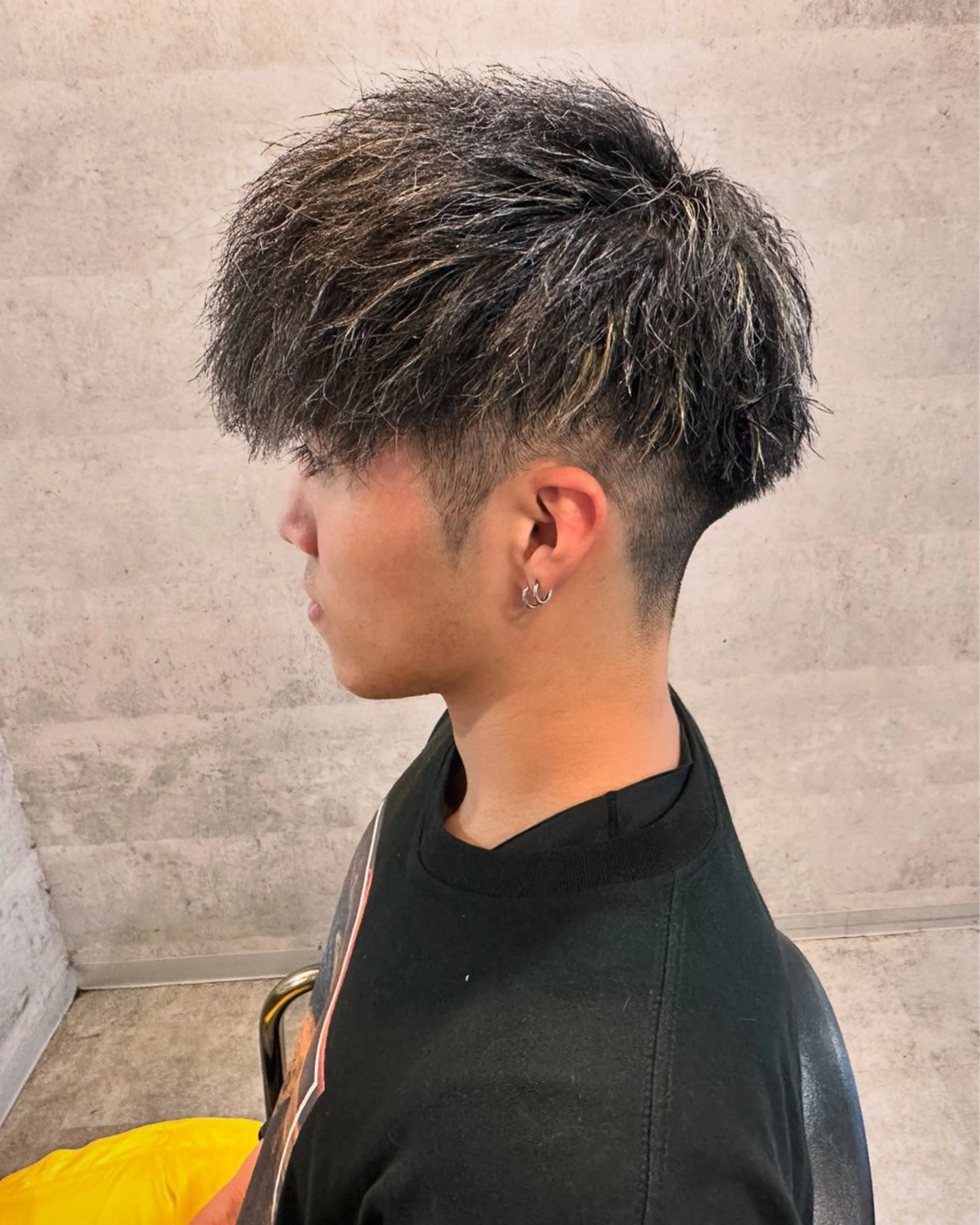 ショート パーマ メンズ マッシュ メンズパーマ メンズツイストパーマ ツイストパーマ Bleachi 大宮West所属・鈴木拓也 メンズカットのヘアスタイル