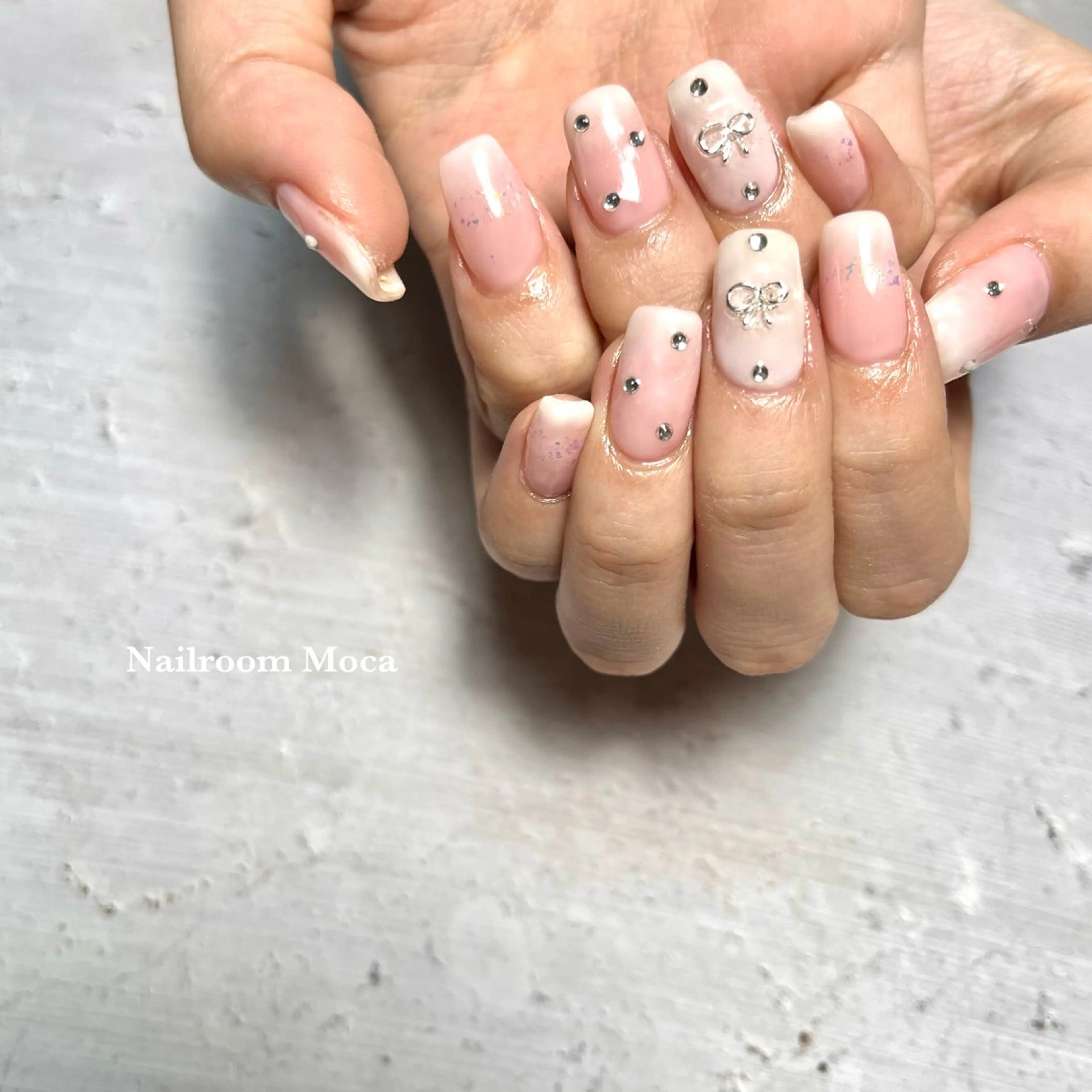 ネイル リボン Nailroom Mocaのネイルデザイン