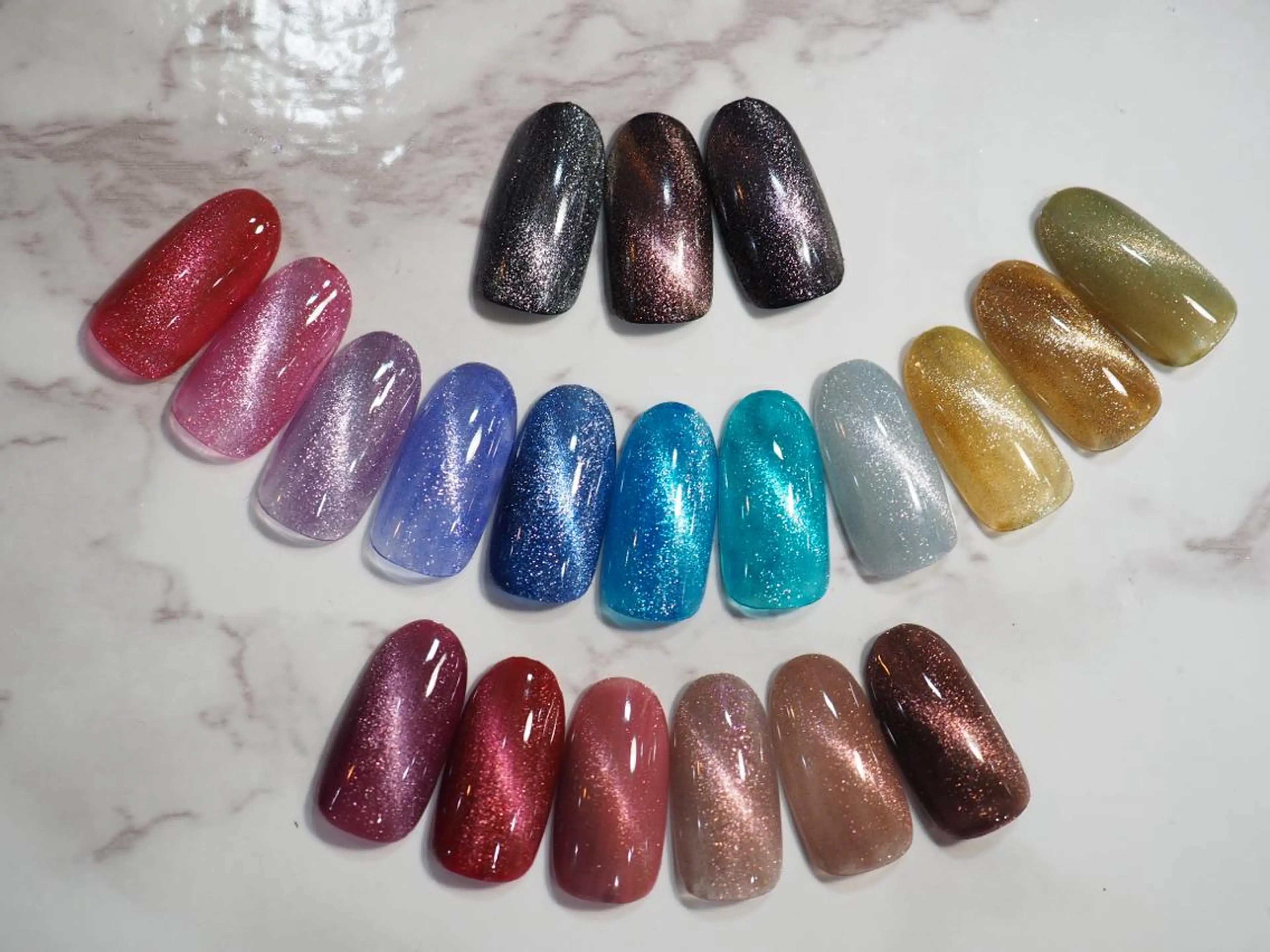 ネイル マグネットネイル Laule'a Jr 🎀ネイリスト🌼のネイルデザイン