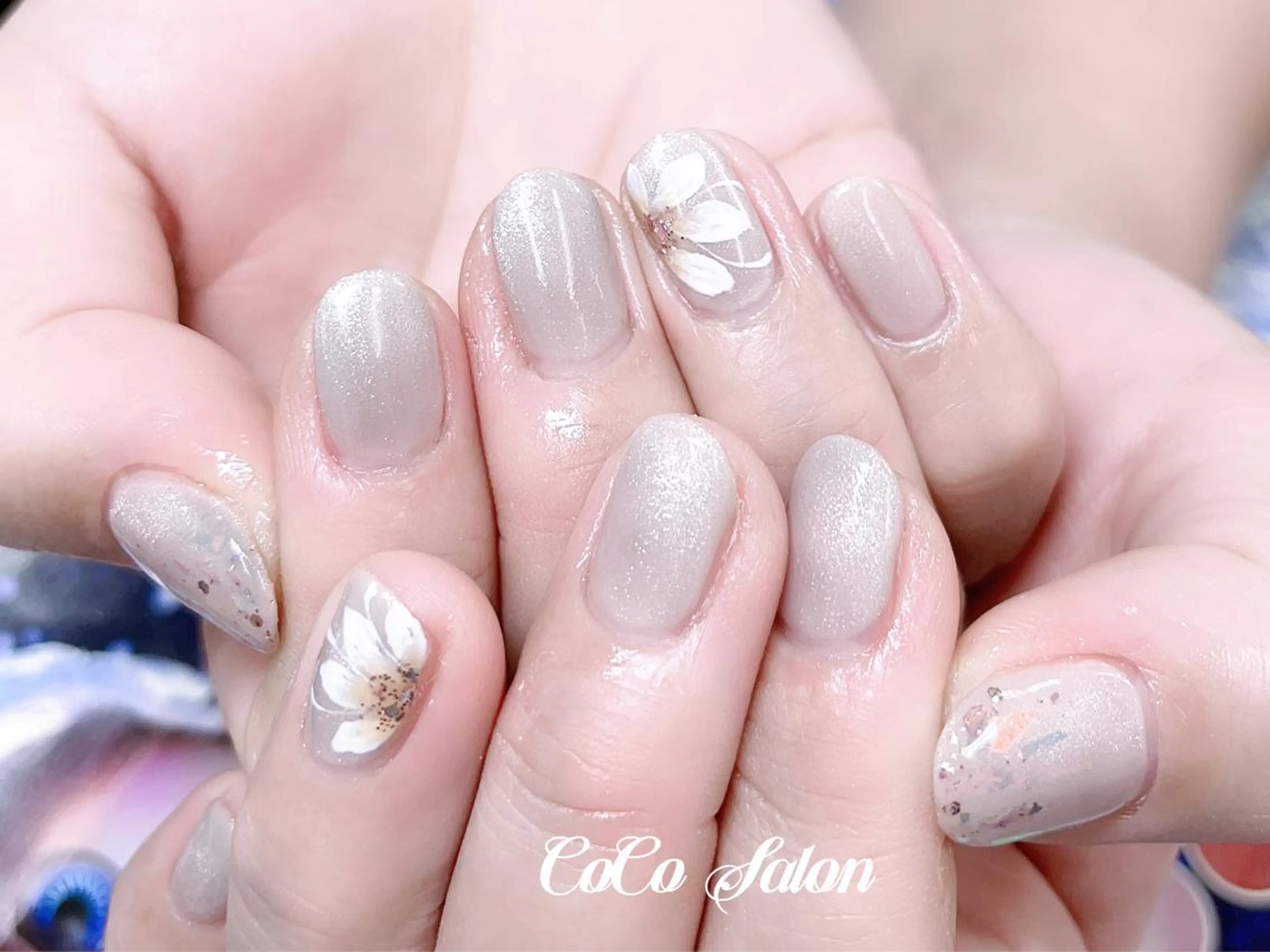 ネイル 長さ出し フラワーネイル ジェルネイル グラデーション ホログラムネイル ハンドネイル CoCoSalon ネイル/まつ毛予約のネイルデザイン