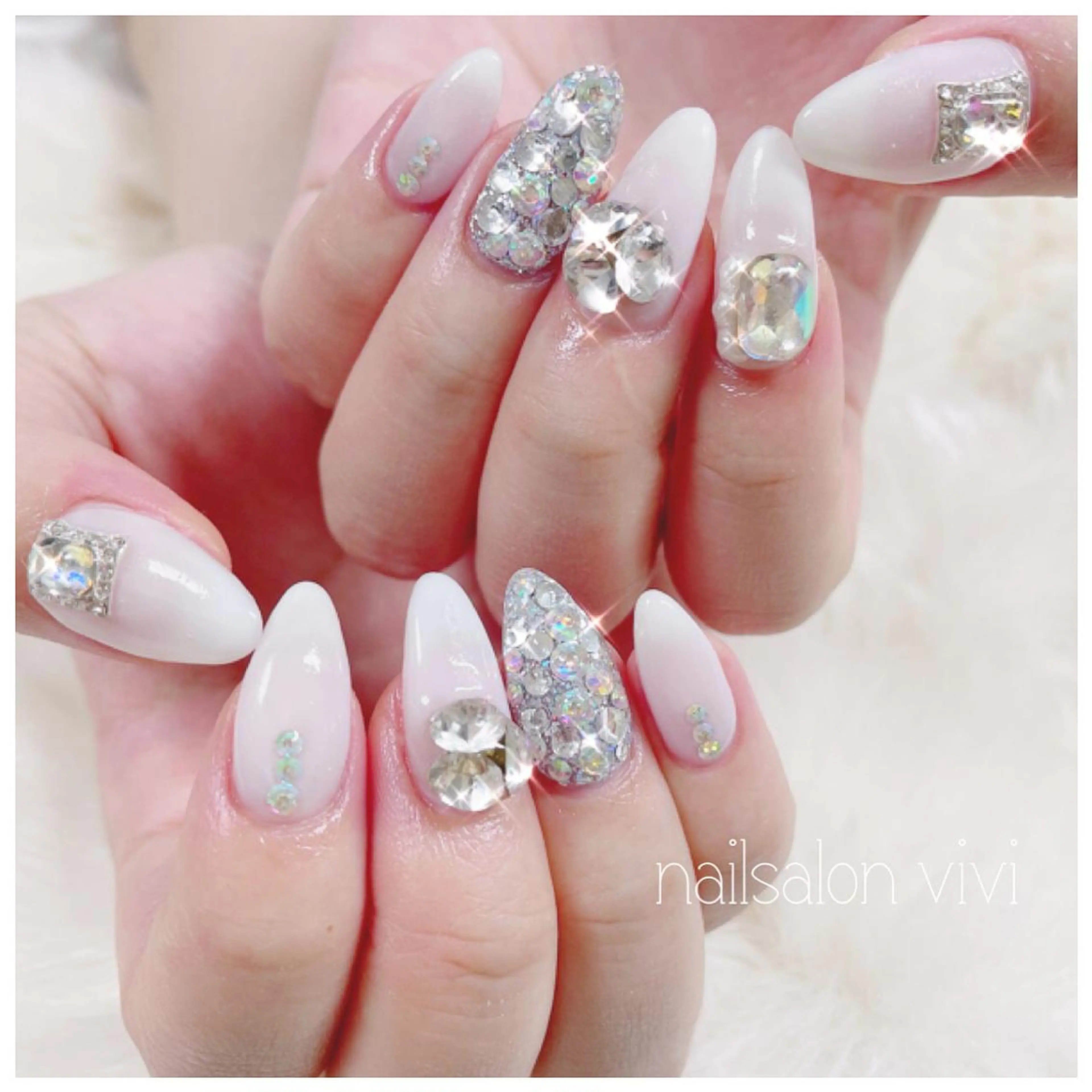 ネイル ＶＩＶＩ nailsalonのネイルデザイン
