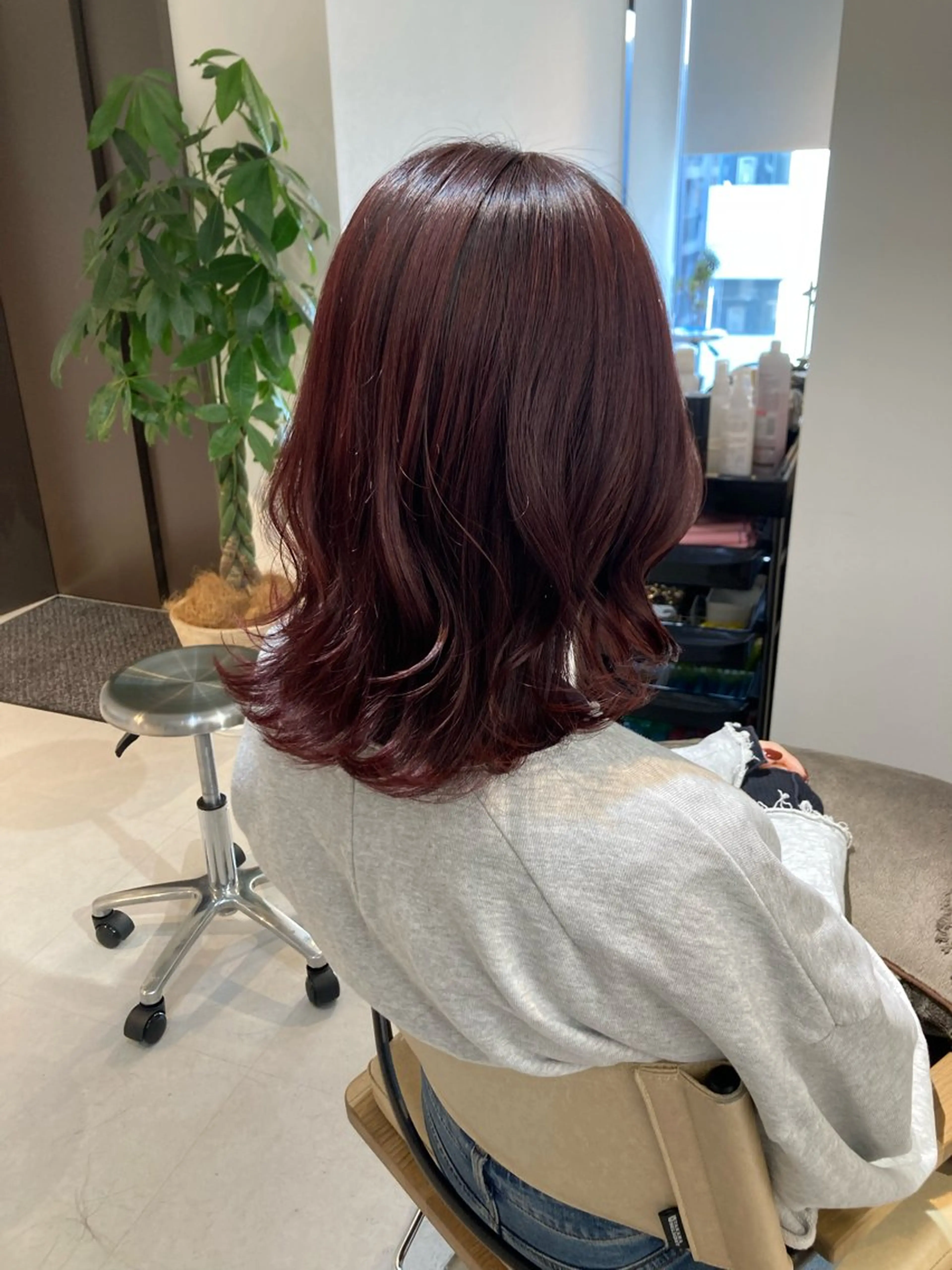 ミディアム ✨色持ちの良い艶 カラー✨蟹江真世のヘアスタイル