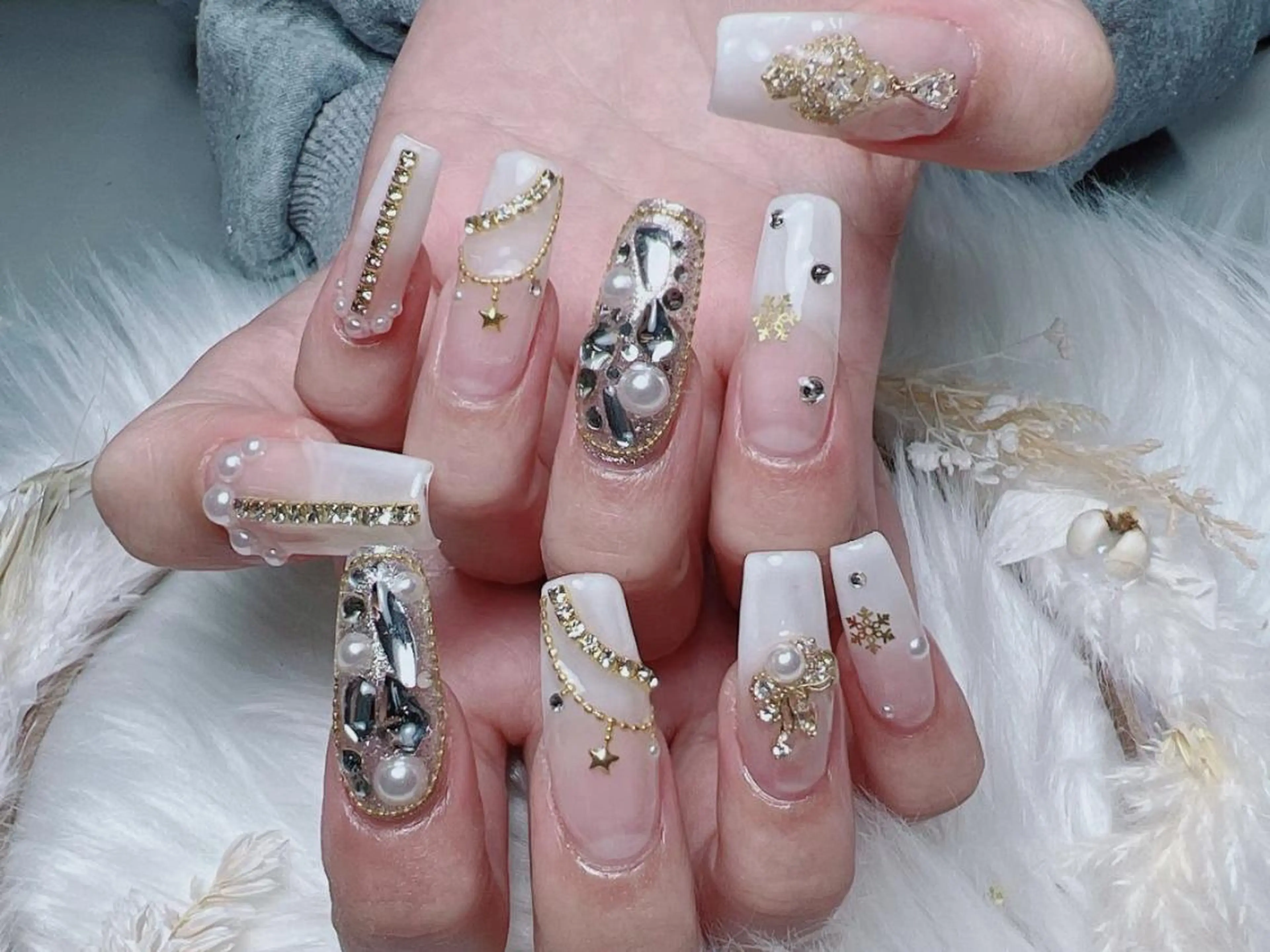 メンズ ネイル アートネイル フレンチネイル ジェルネイル キラキラネイル パラジェル ハンドネイル フットネイル Bloom kabukiのネイルデザイン