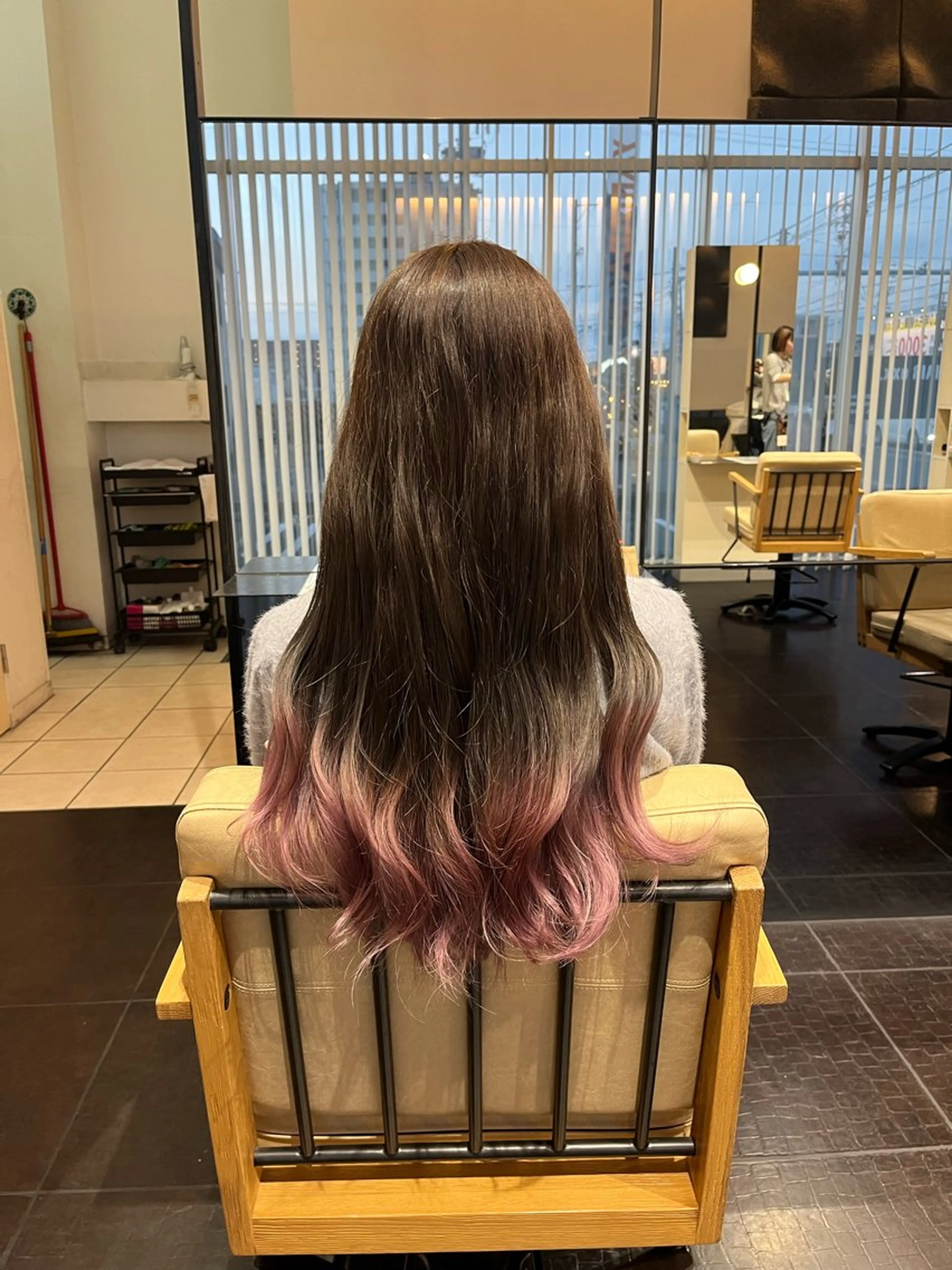 ロング カラー 中村 彩奈のヘアスタイル