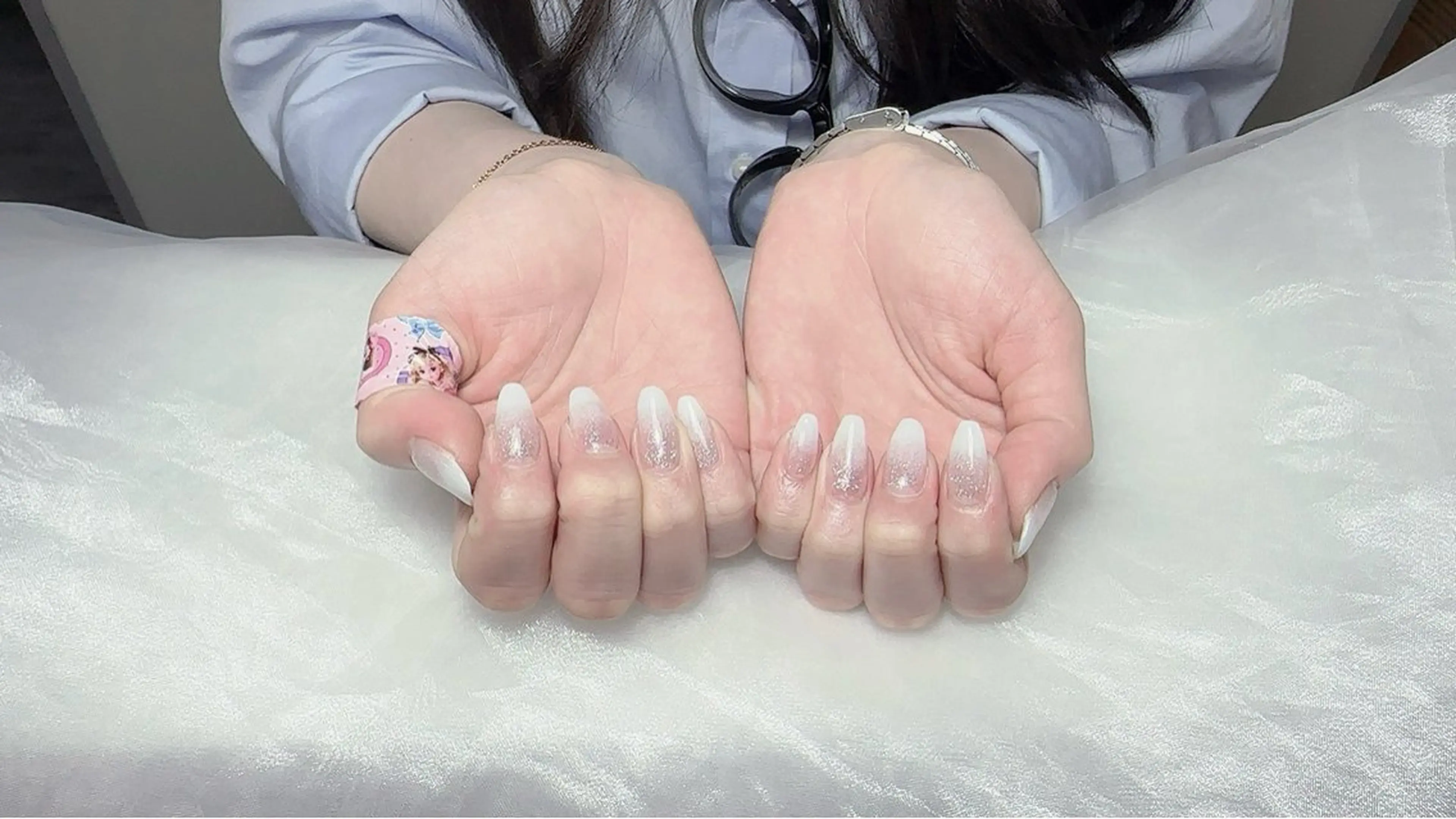 セミロング 戸井田 静香のネイルデザイン