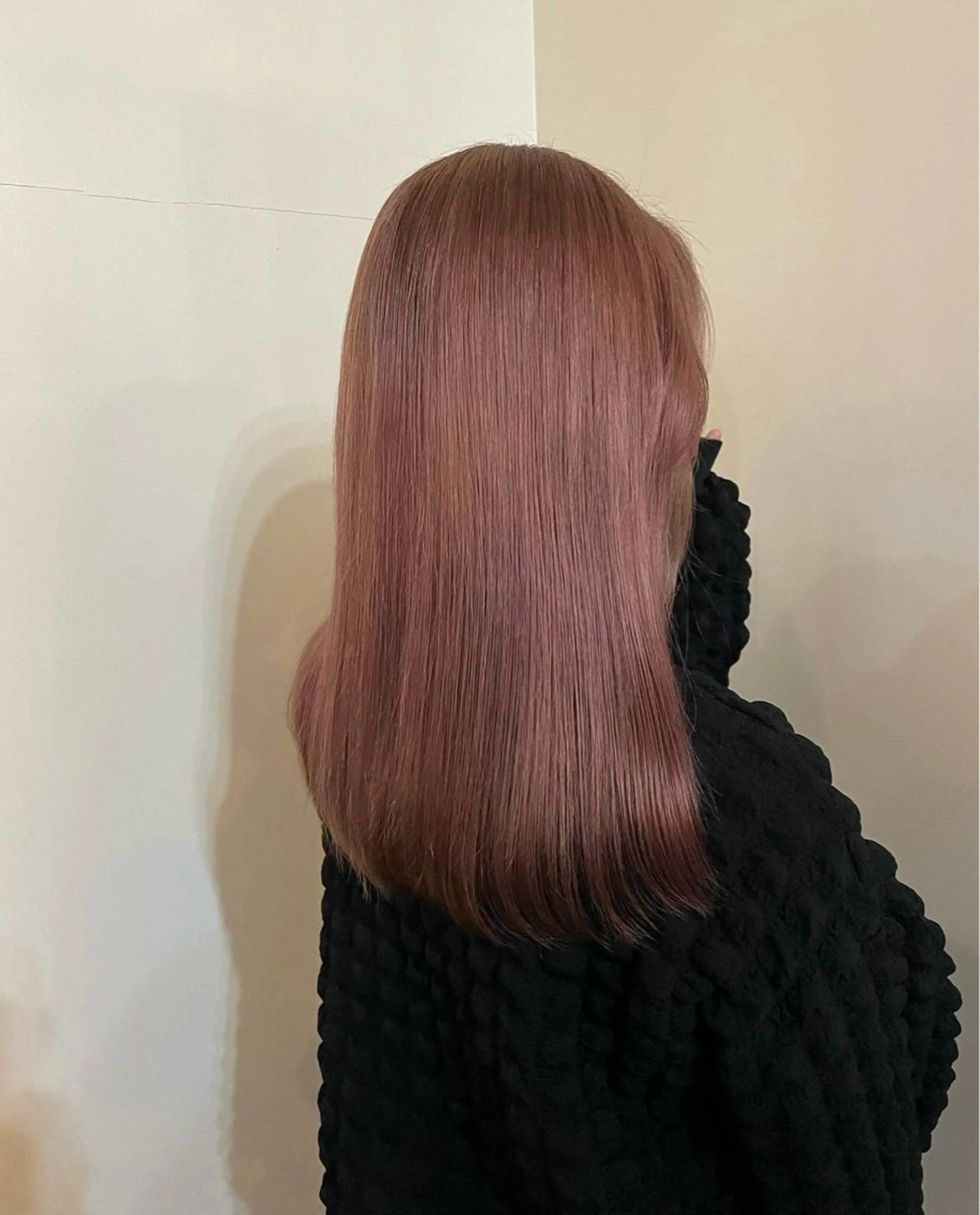 カラー ベージュカラー ブリーチ ピンクカラー ピンクベージュ 小久保 里紗のヘアスタイル