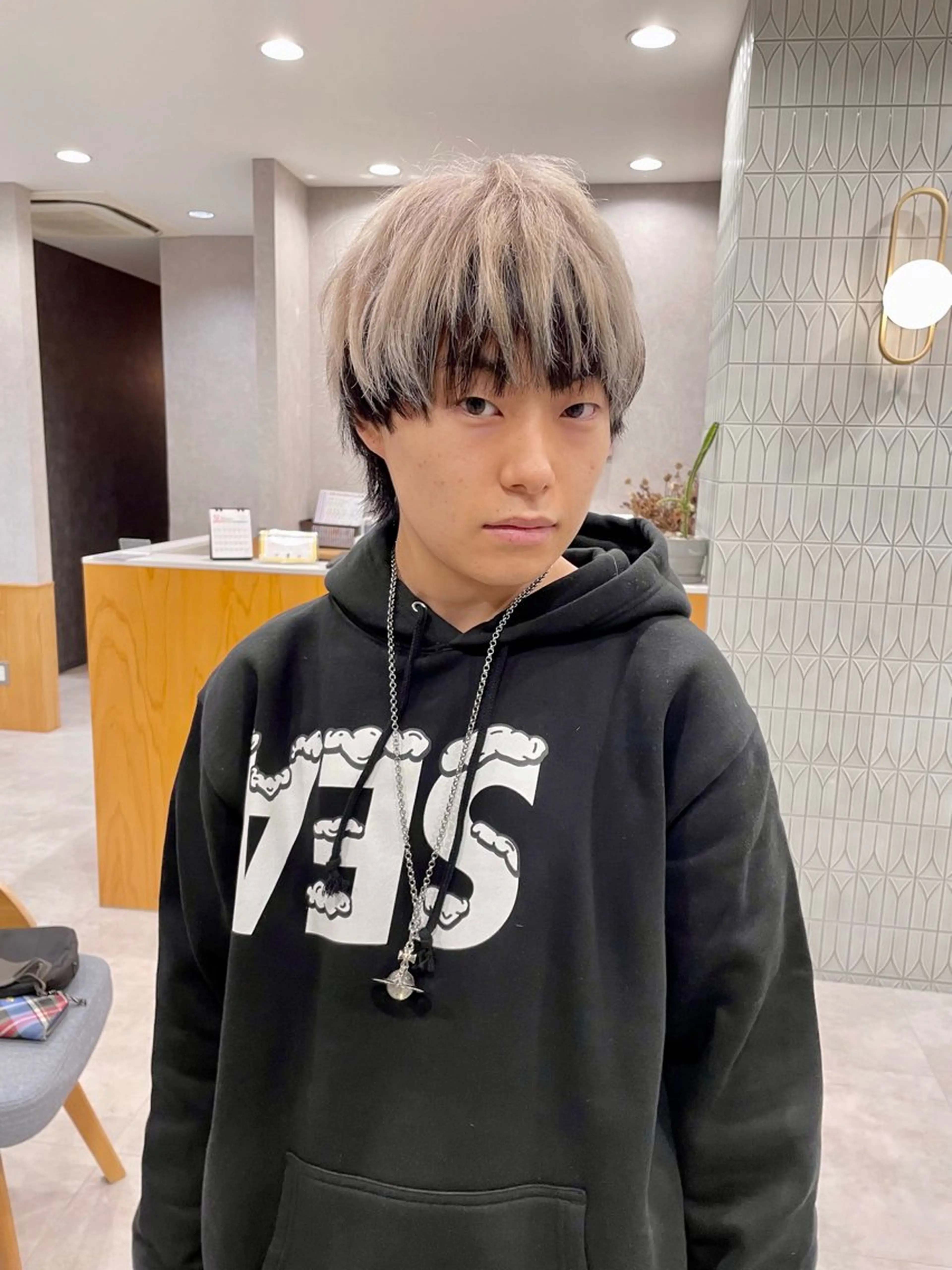 メンズカット+ブリーチ+デザインカラー+トリートメントの写真