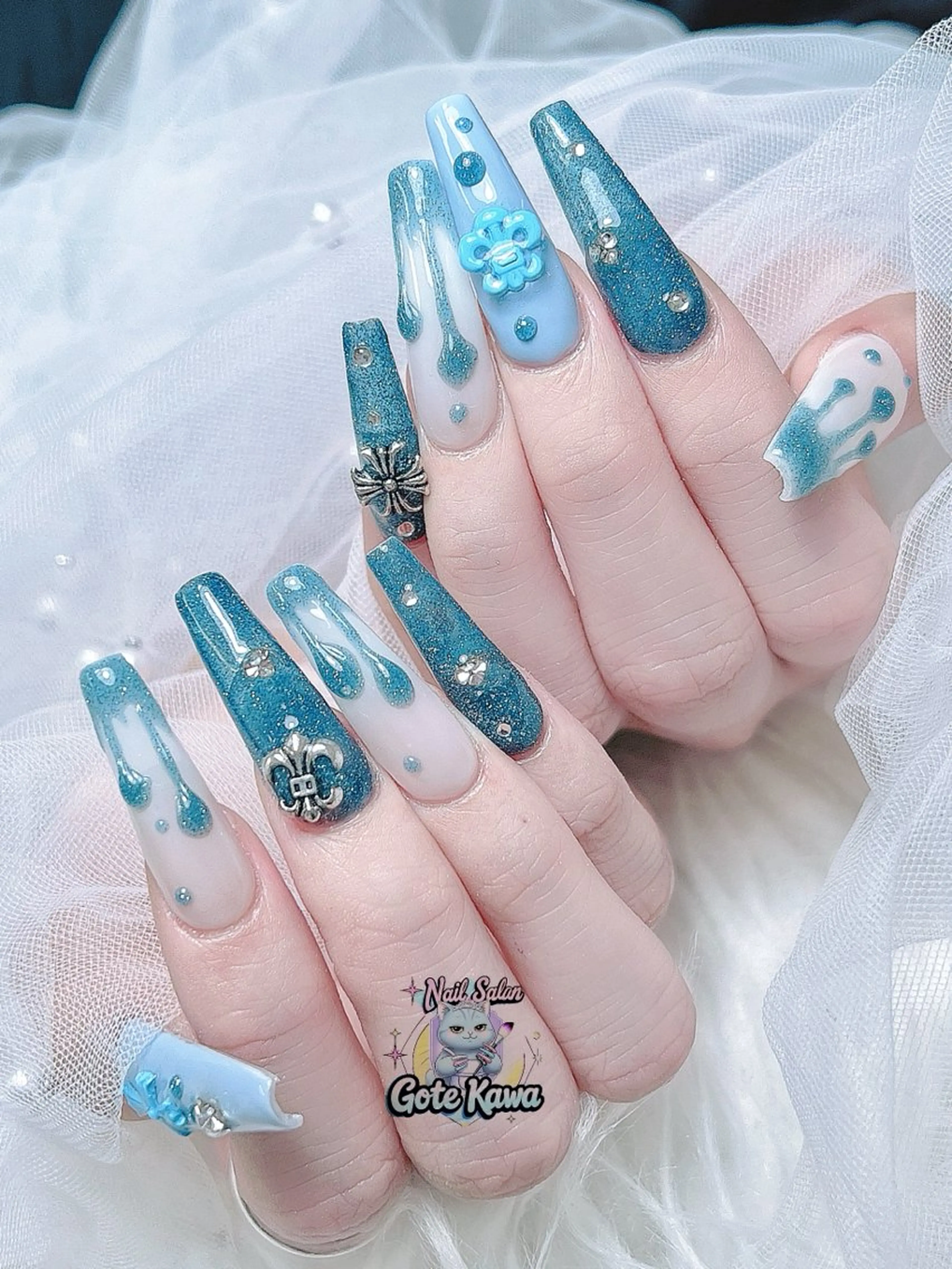 ネイル アートネイル キラキラネイル スカルプネイル ハンドネイル ハンドケア GOTE KAWA Nail Salon(ゴテかわ)所属・Gote Kawa nail salonのネイルデザイン