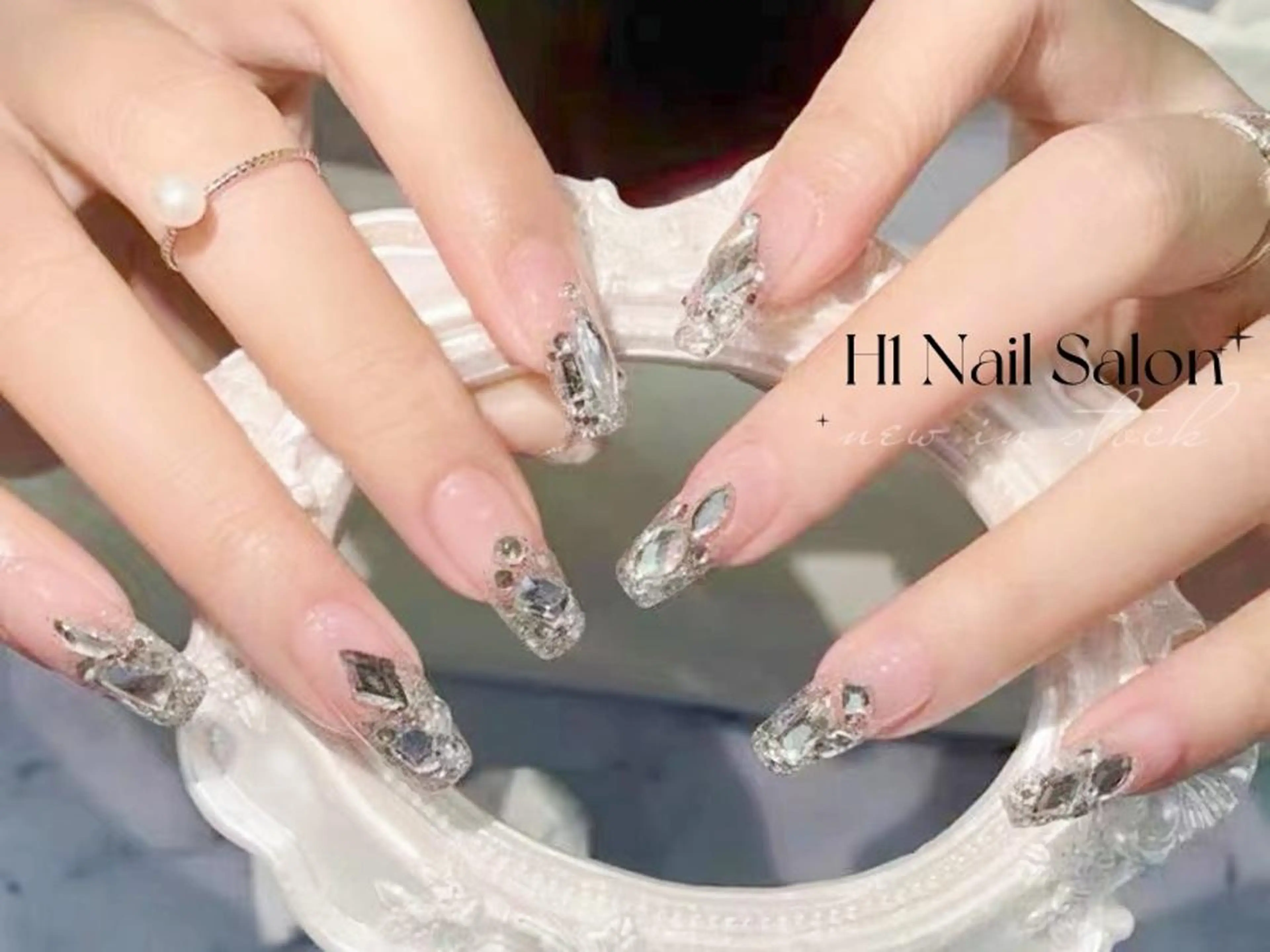 【初回ソフトジェルオフ無料】 ★HAND スト-ンつけ放題ワンカラー/ラメグラの写真