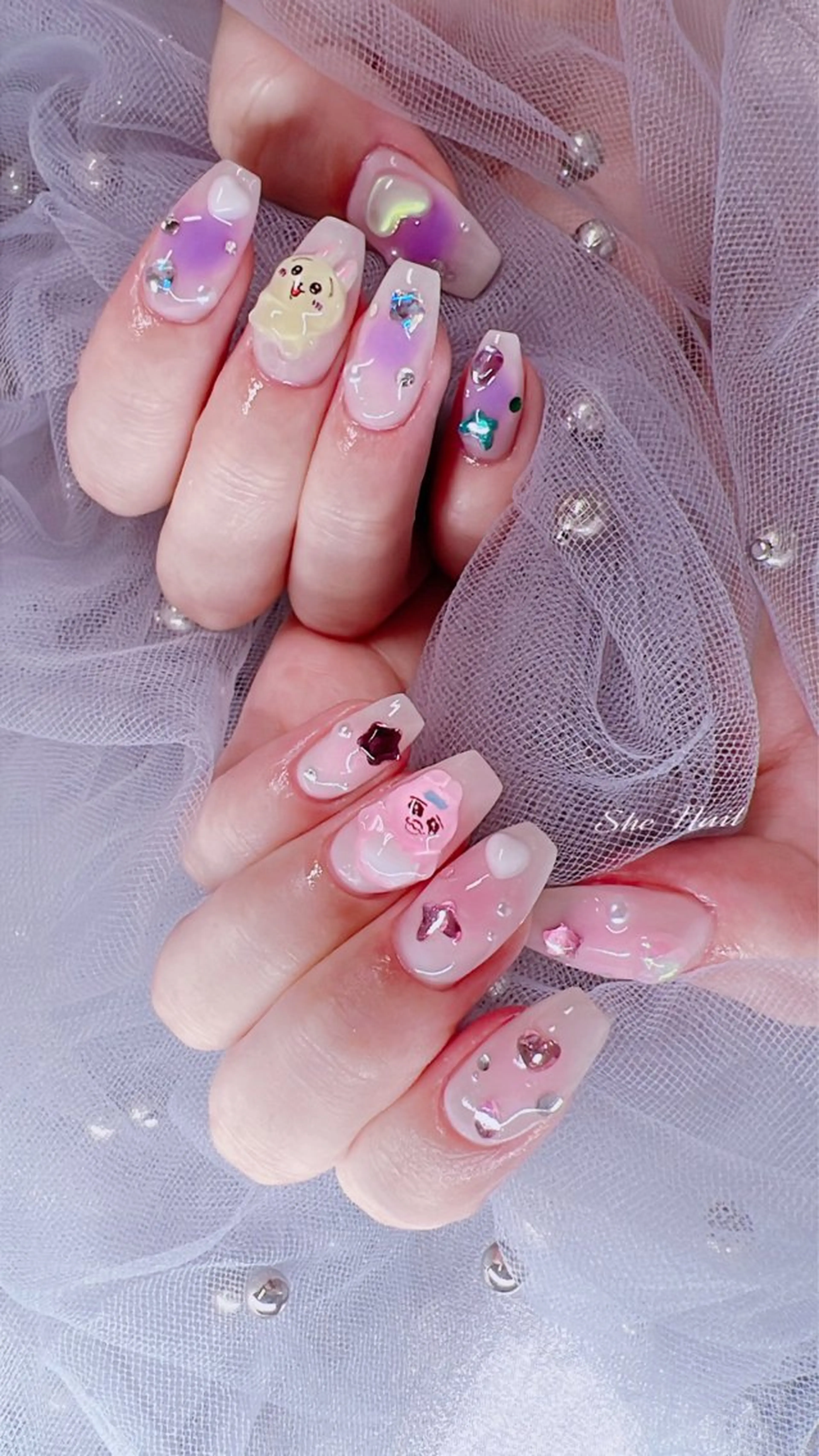 ネイル チークネイル フレンチネイル グラデーション キラキラネイル 韓国ネイル ハンドネイル She   Nail所属・ISA_ BELLAのネイルデザイン