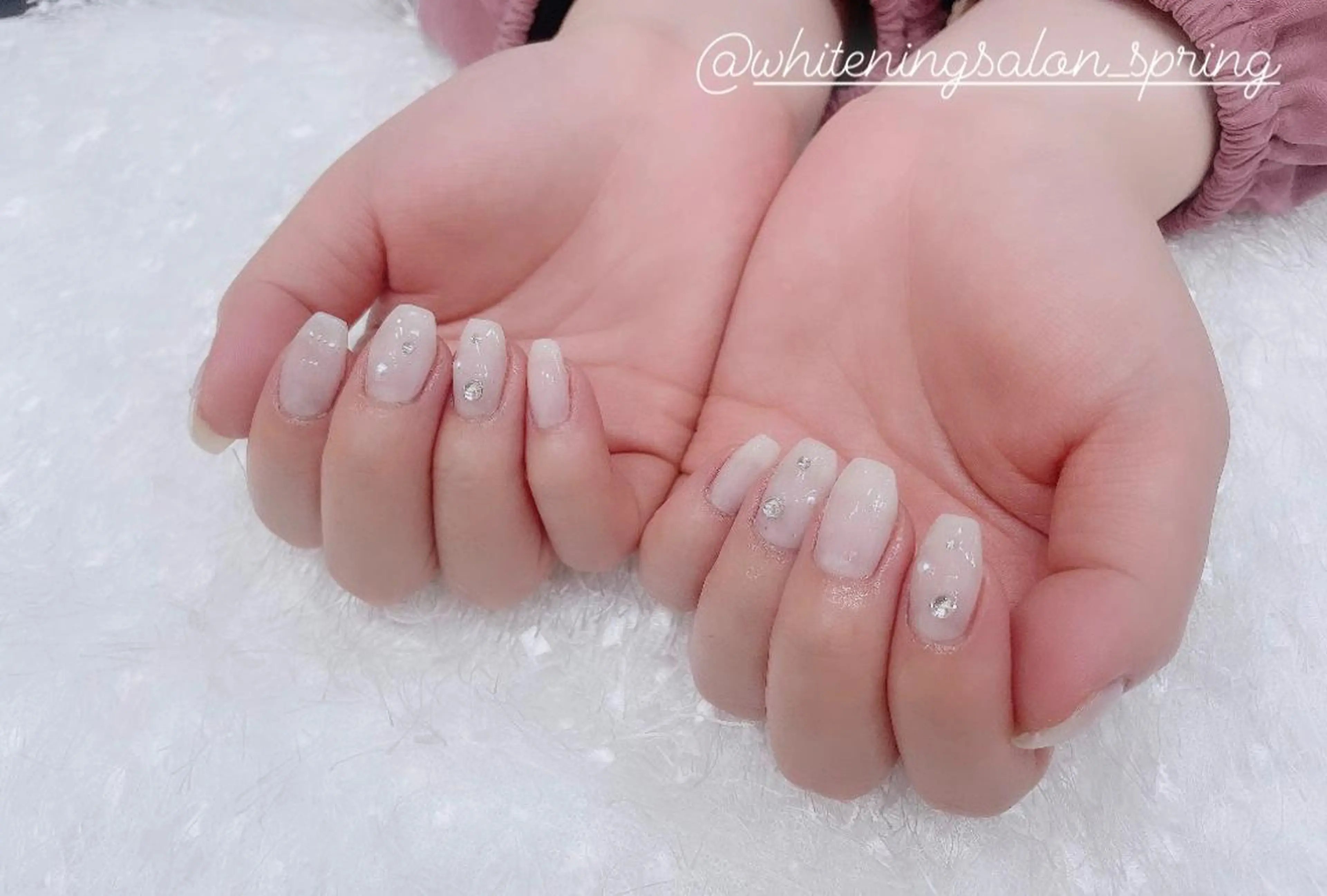 ネイル ホワイト Nakao Hitomiのネイルデザイン