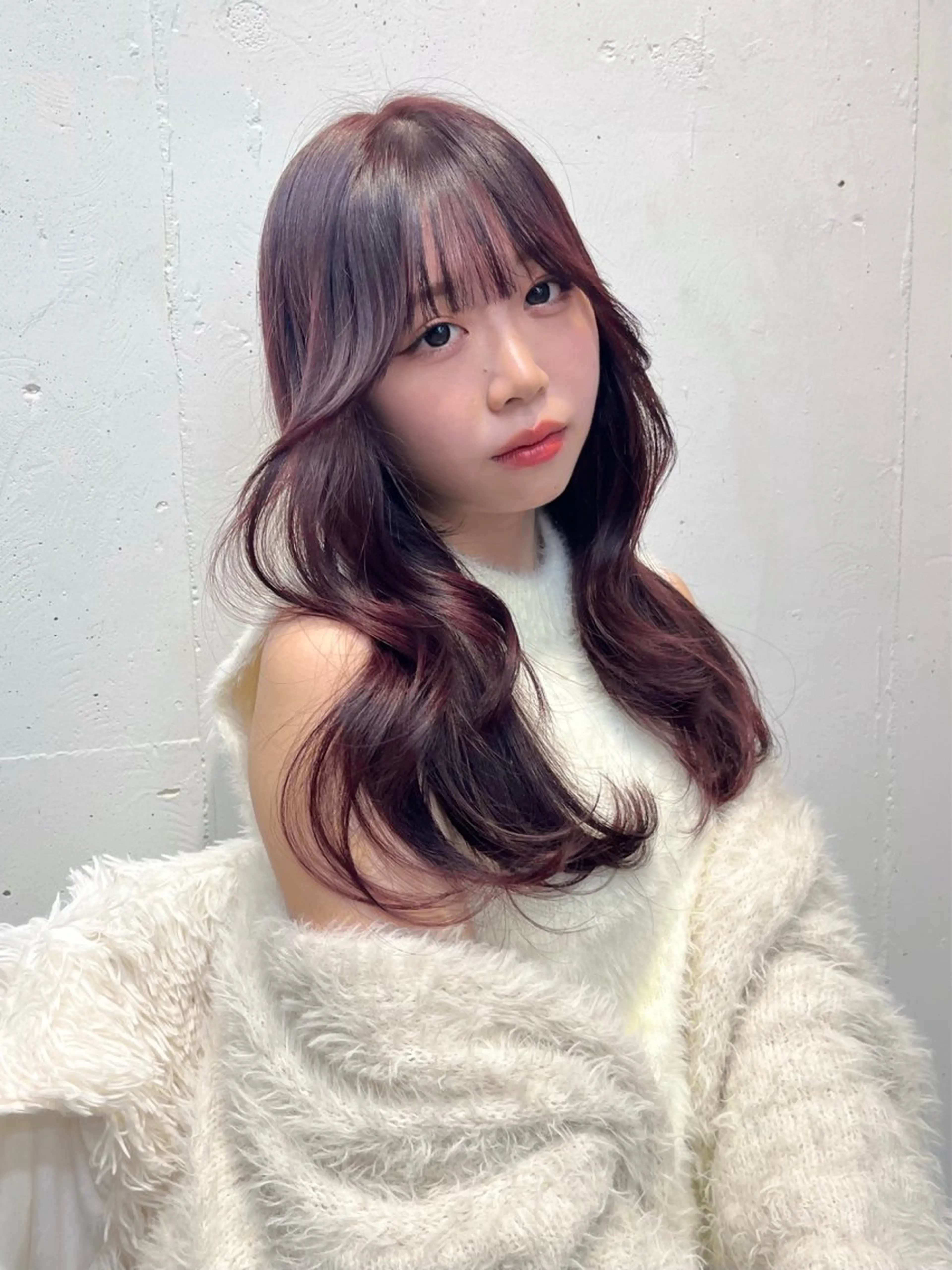 ロング カラー ブリーチ カシス ブリーチなしカラー ピンクカラー レイヤーカット 🎀taro ブリーチなしカラーのヘアスタイル