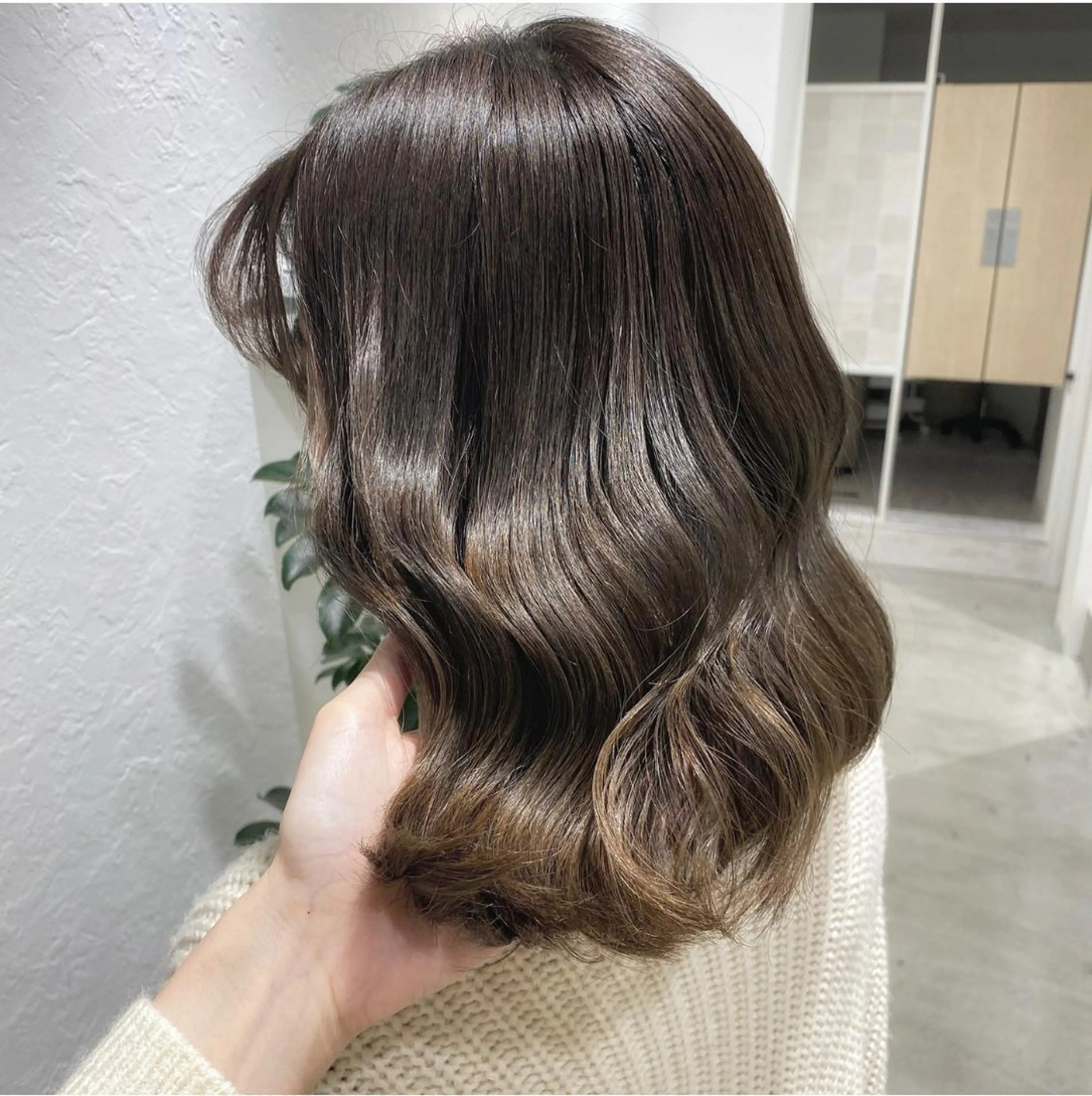 ミディアム カラー グレージュ 艶カラー/韓国風ヘア 🩵shioneのヘアスタイル