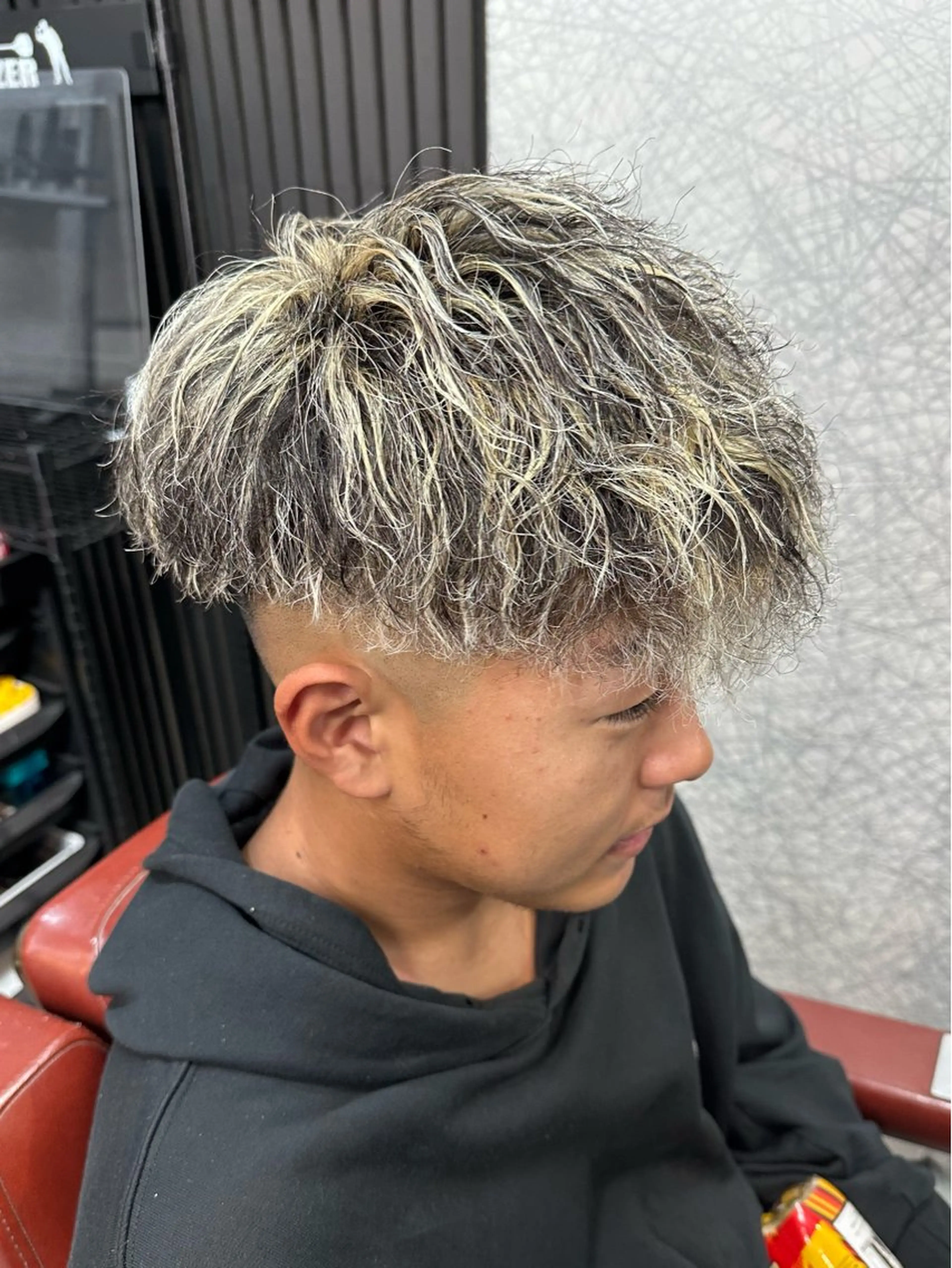 カットコース+ブリーチ、メッシュの写真