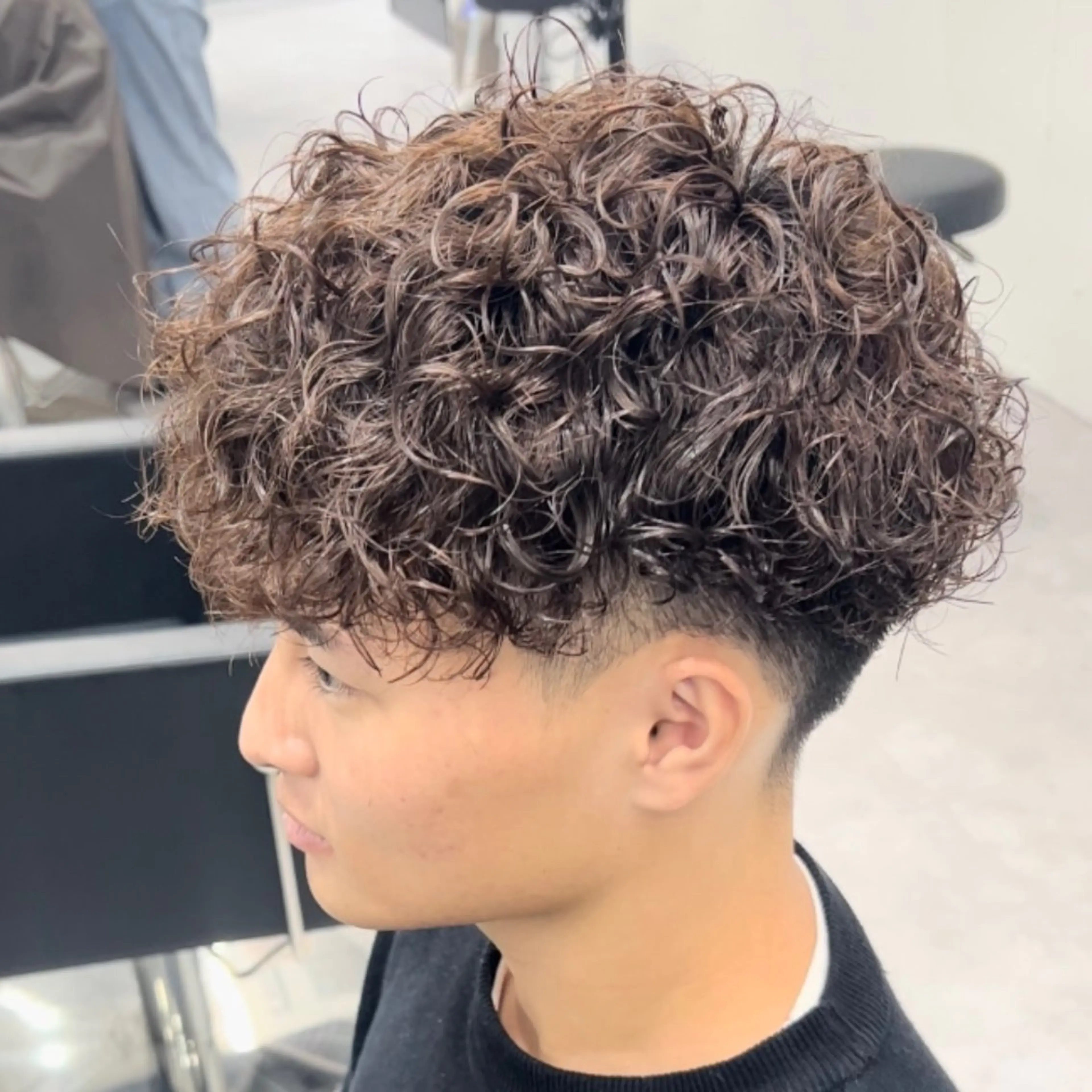 パーマ メンズ マッシュ メンズパーマ プードルパーマ プードルパーマ 曲がる縮毛矯正 LIBER 　岩名のヘアスタイル