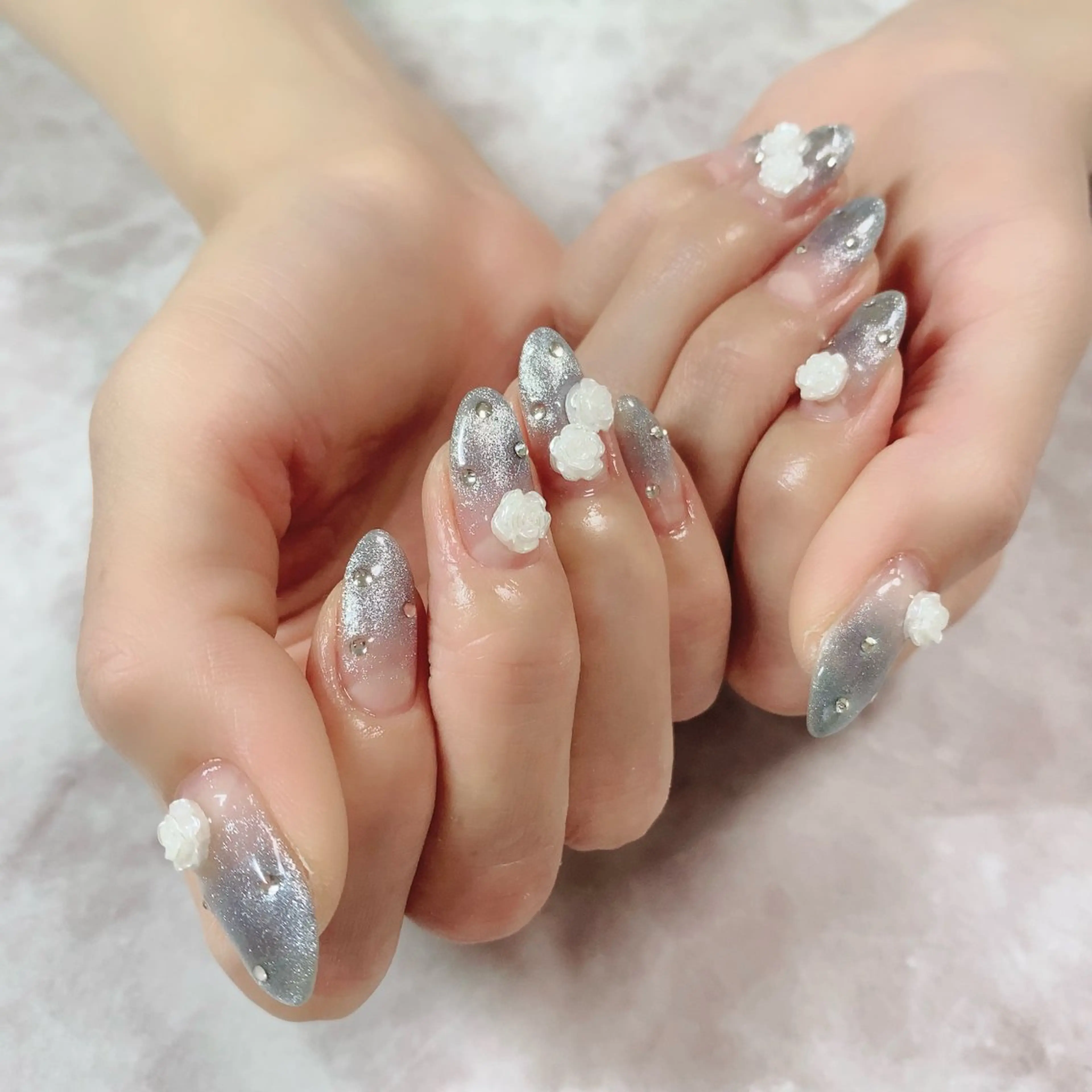 ネイル ブルー ジェルネイル グラデーション マグネットネイル マジョリカ ブルーのネイルデザイン