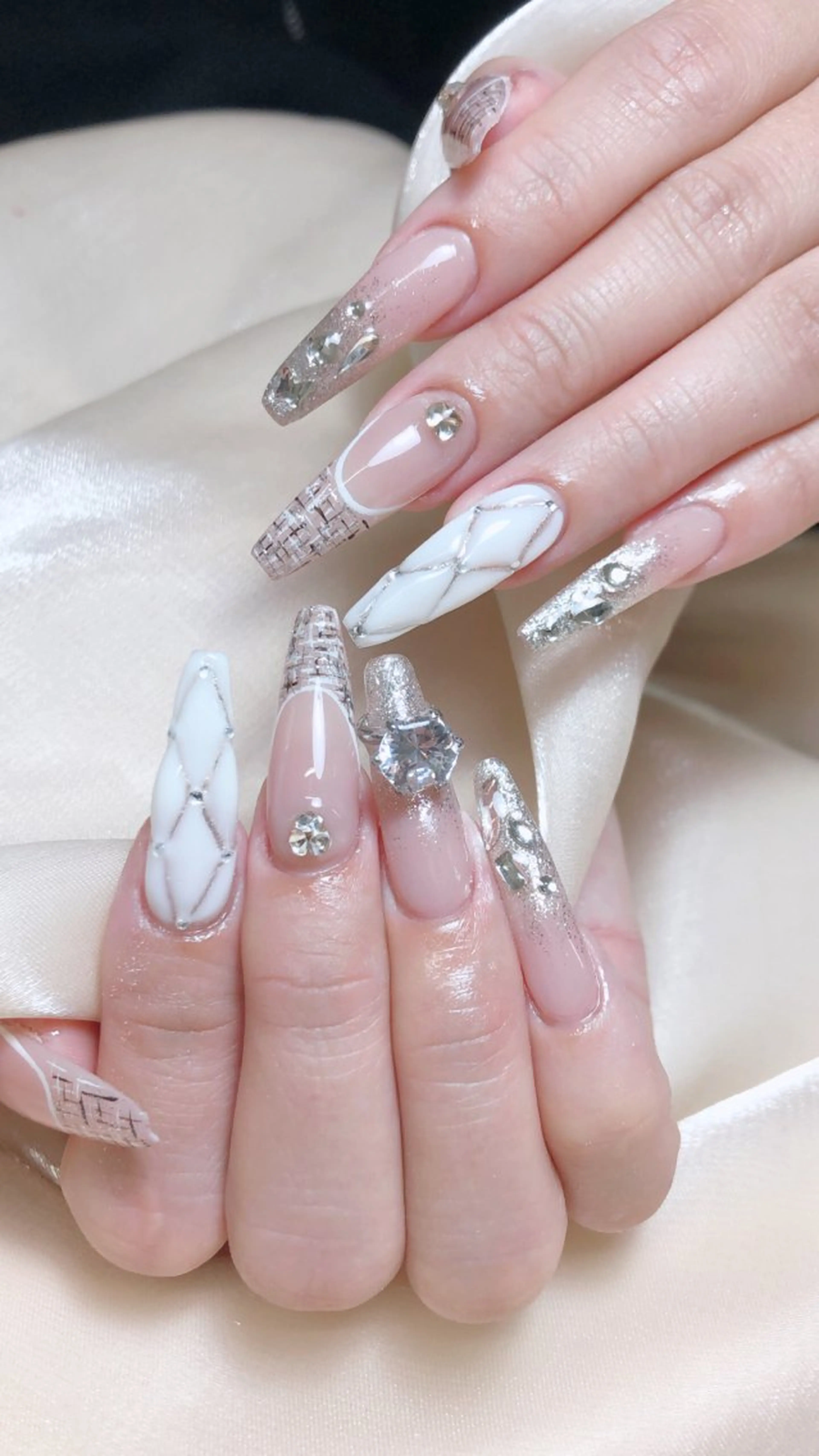 ネイル LR.ONE ヨウのネイルデザイン