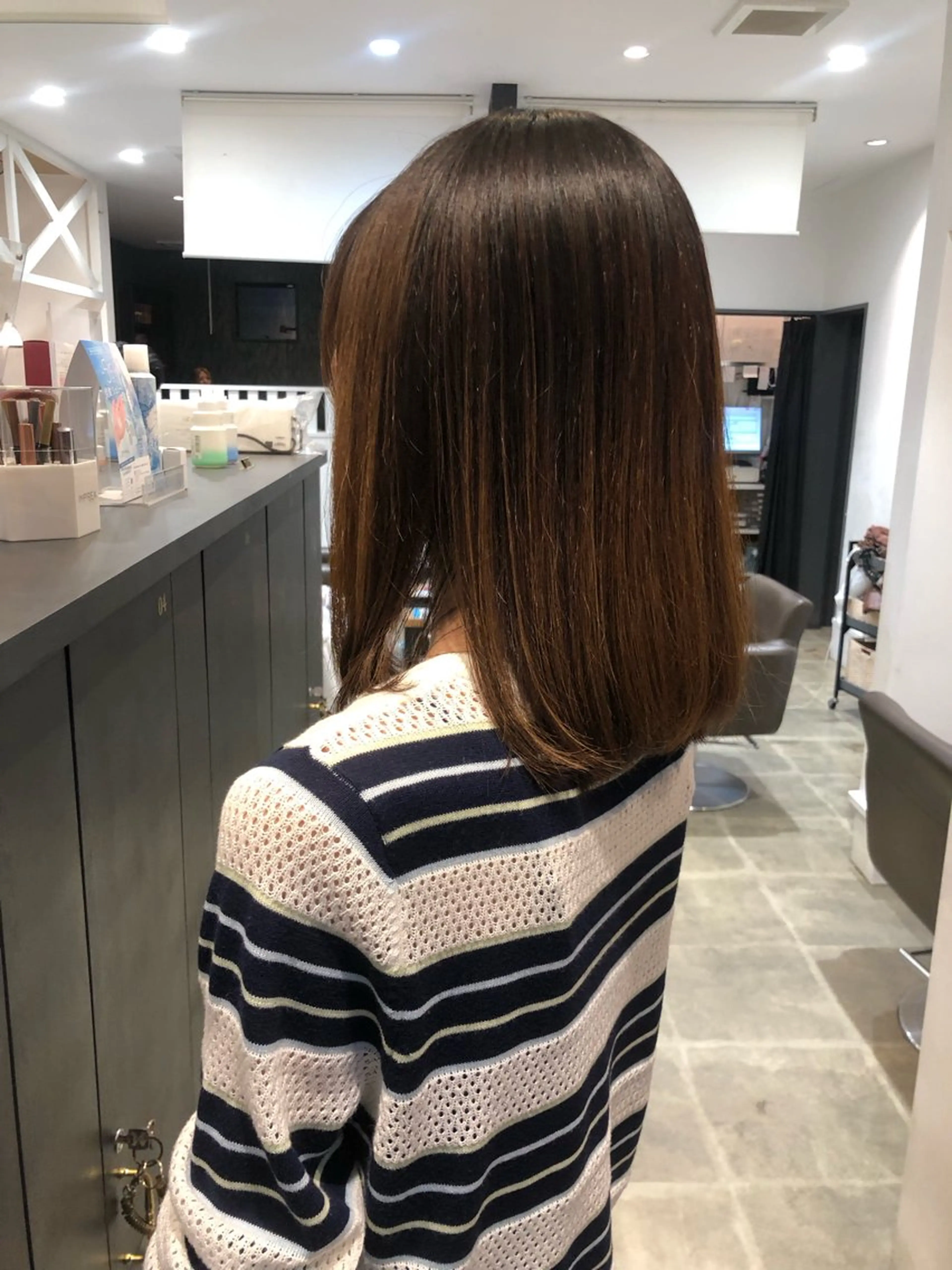 ミディアム 飯田 真季のヘアスタイル