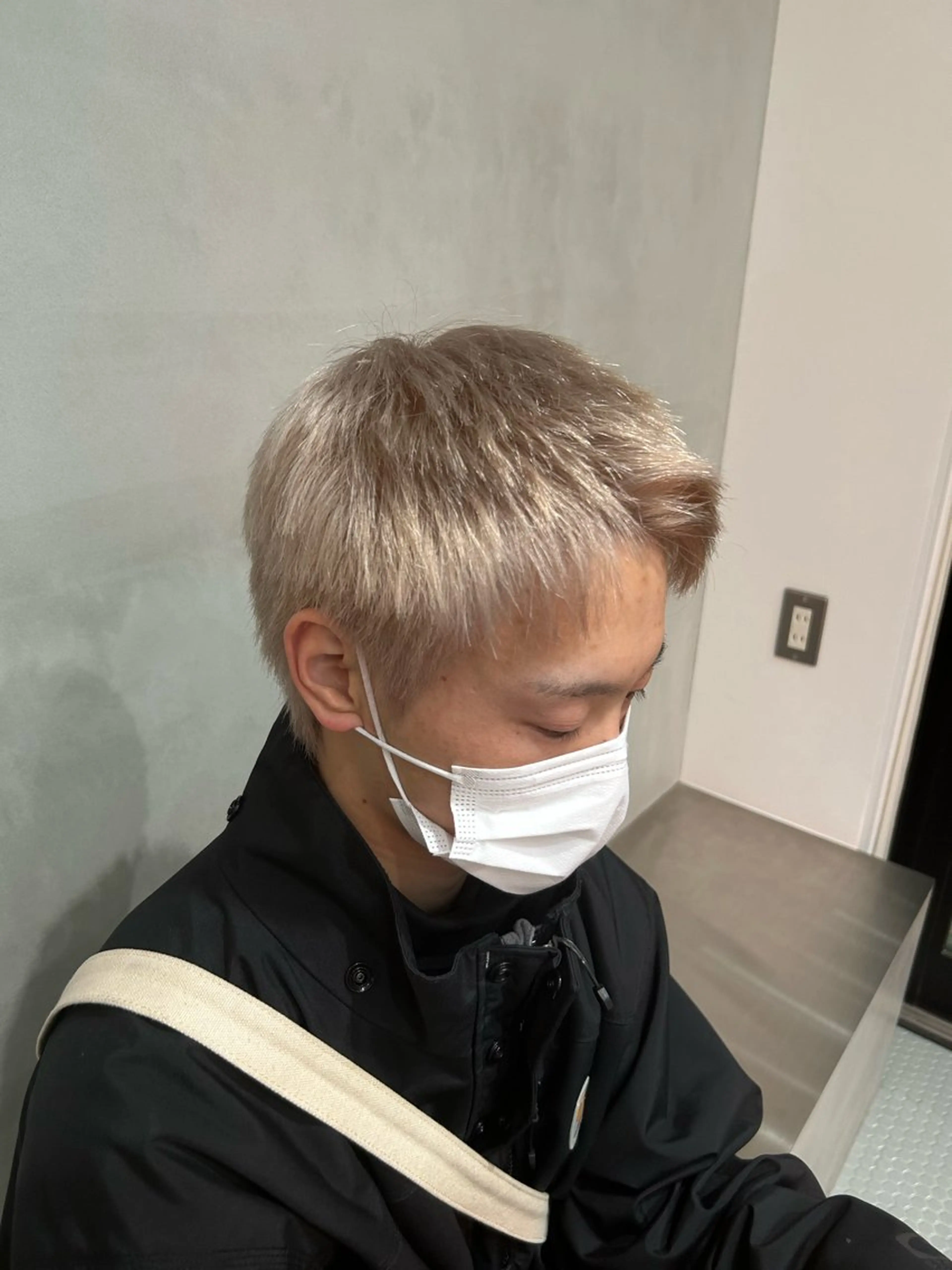 カラー メンズ fifth 安次富　泰雅のヘアスタイル