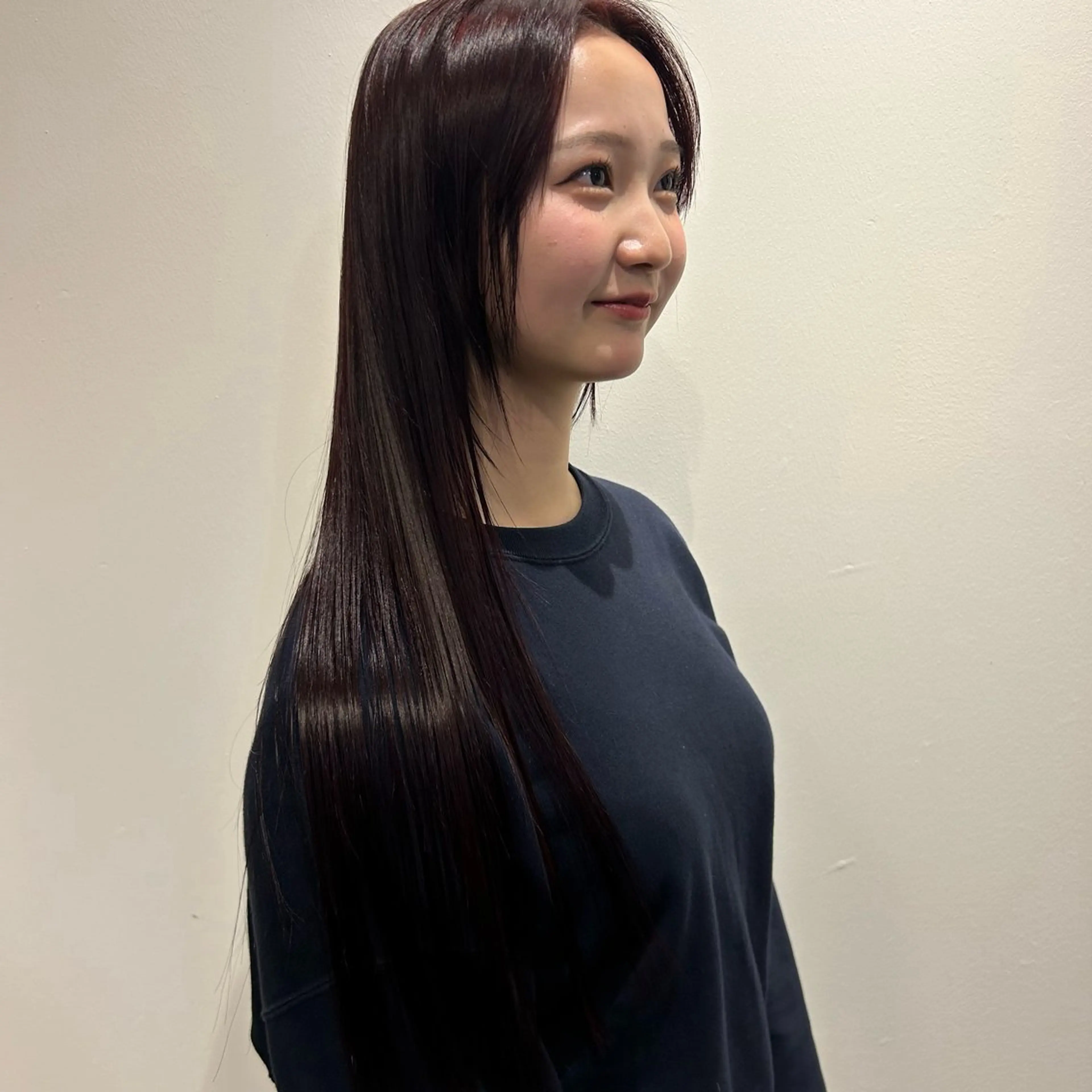 ロング カラー ボルドーカラー ヘアカラー 田中 遥陽のヘアスタイル