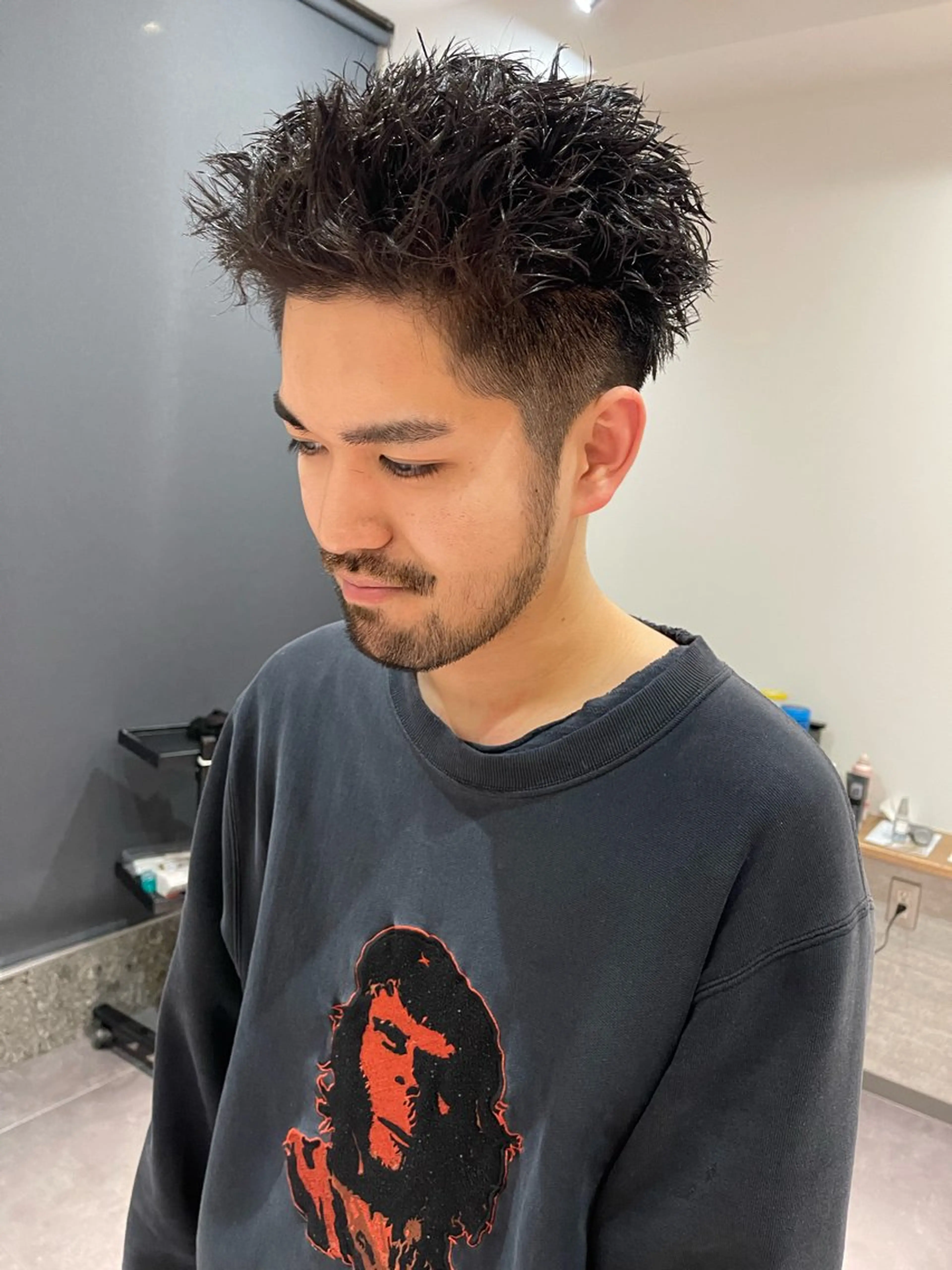 ショート パーマ メンズ メンズパーマ メンズツイストパーマ ツイストパーマ カット パーマ アトム/ウルフ パーマ/レイヤーのヘアスタイル
