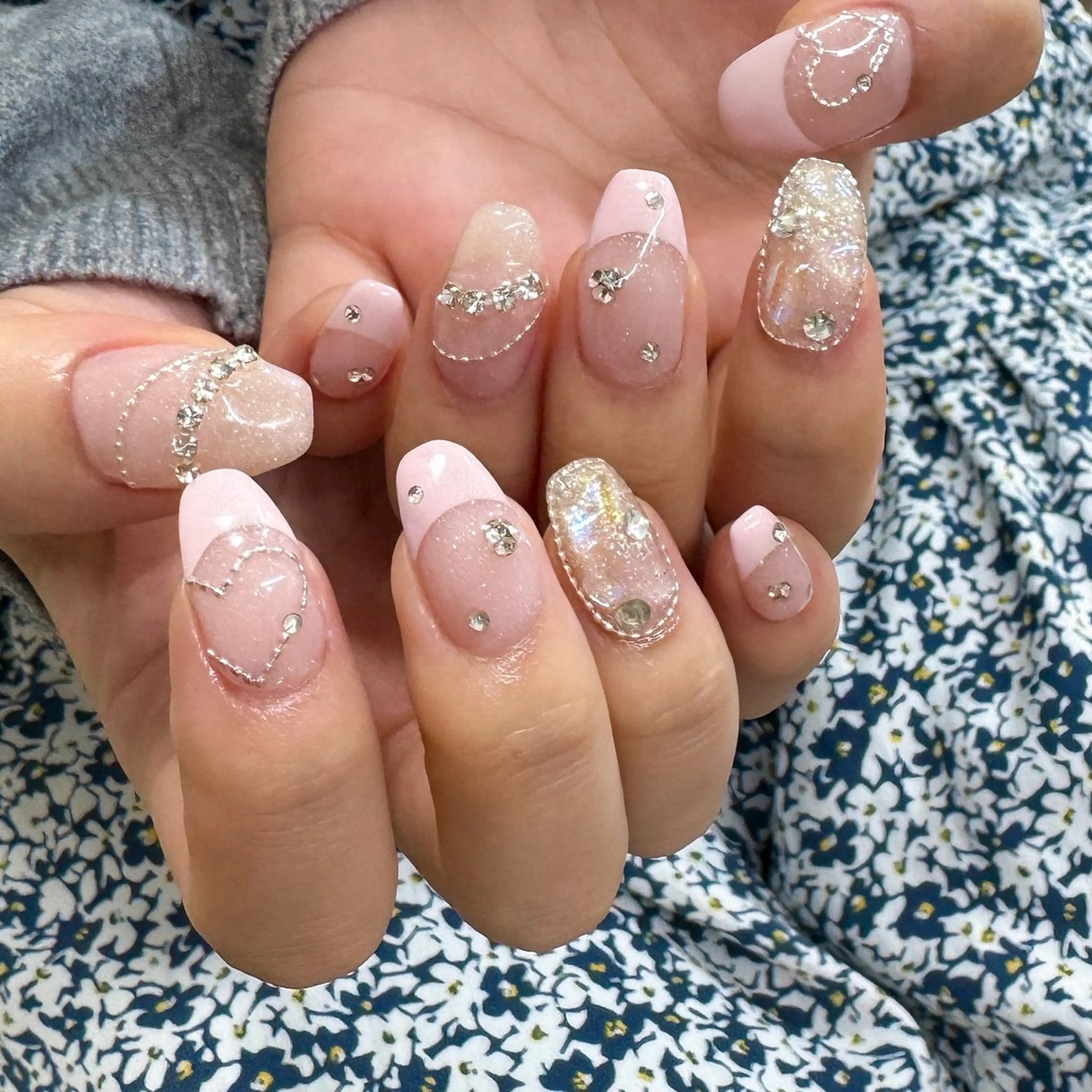 ネイル オーロラネイル フレンチネイル ハート 持ち込み ピンク ハンドネイル pointillé .ayaのネイルデザイン