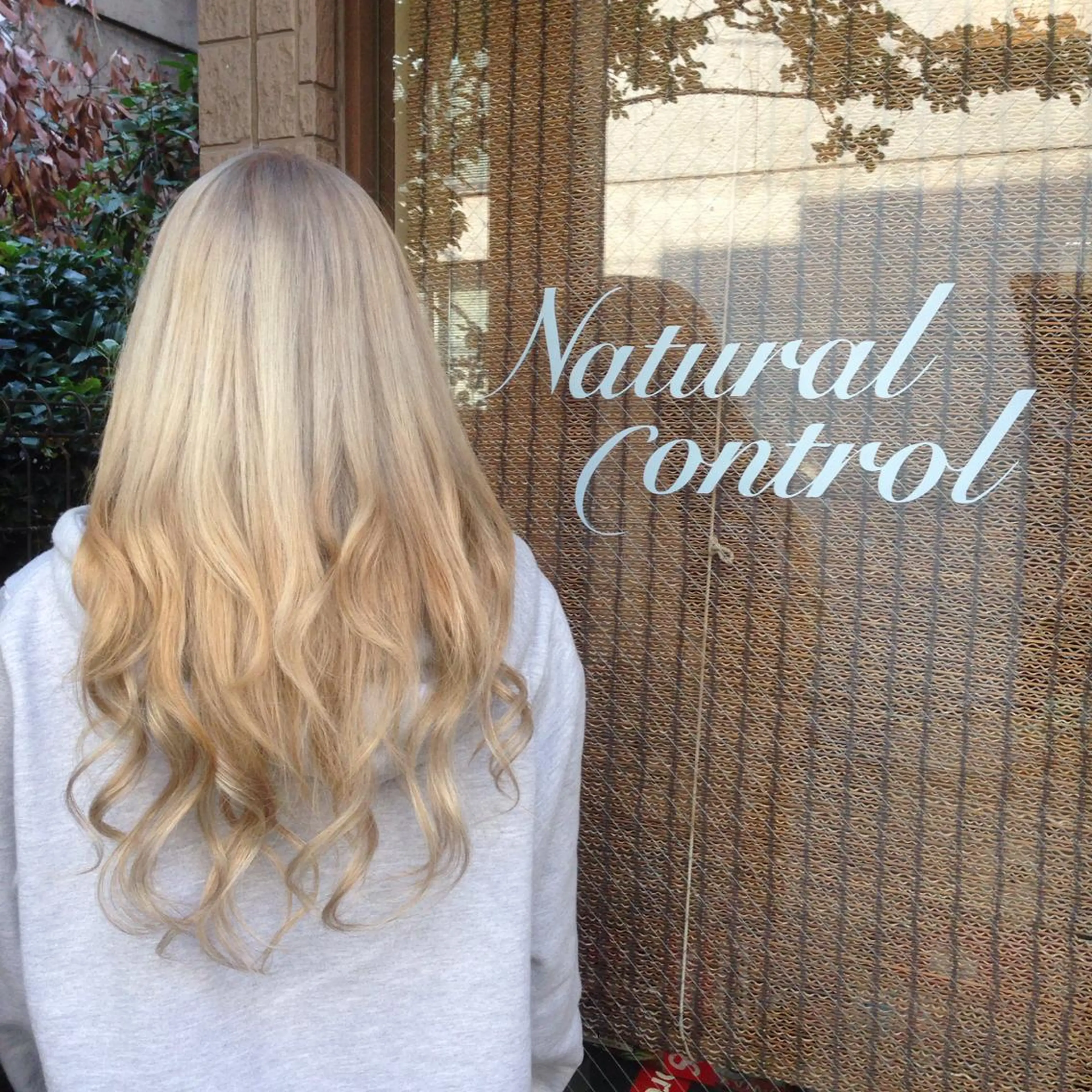 ロング カラー ブリーチ エクステ cfr professional artist salon所属・佐野 智史のヘアスタイル