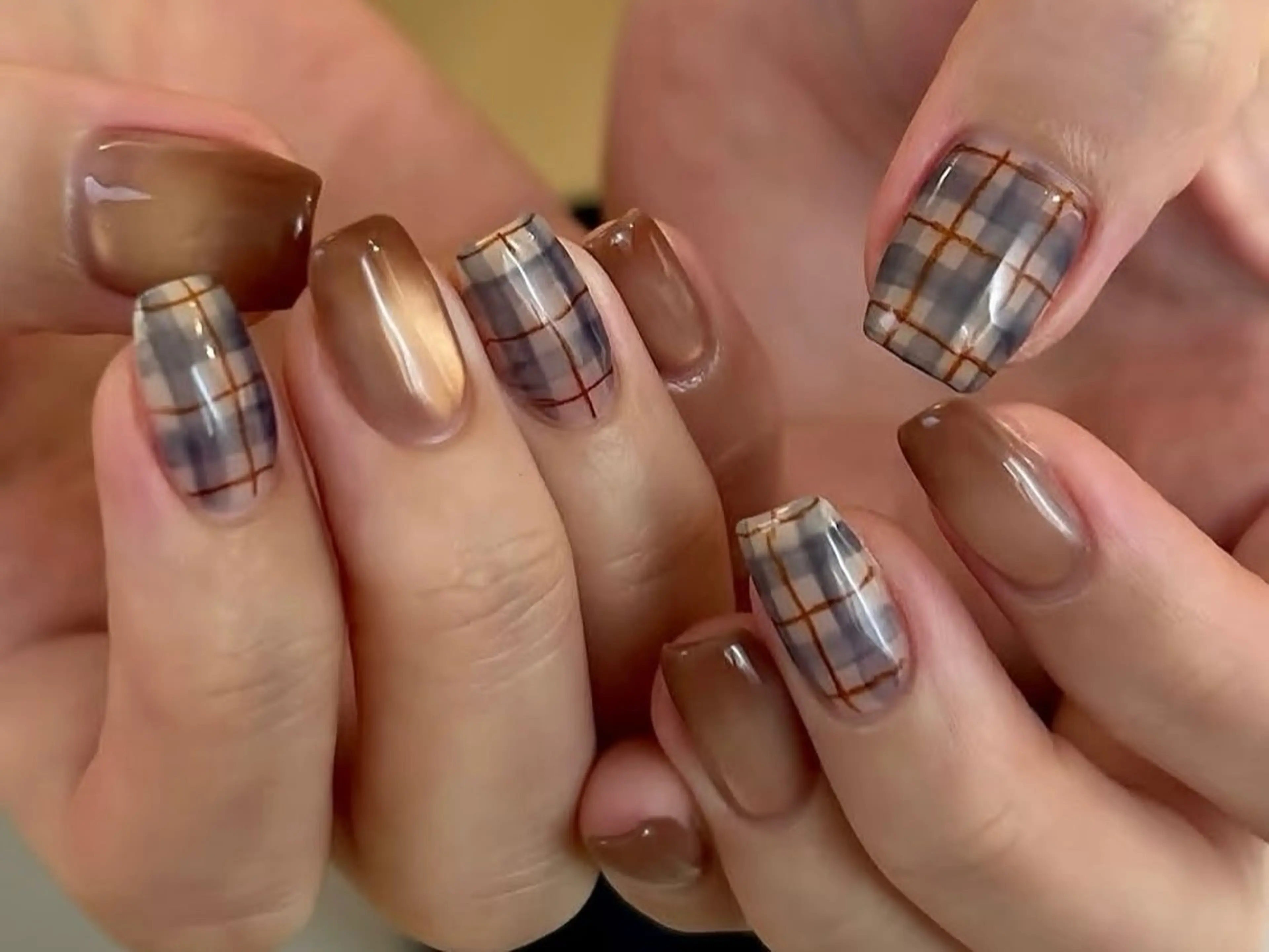 ネイル オーロラネイル 長さ出し フレンチネイル ジェルネイル ガラスフレンチ ハンドネイル Rela・S NAILのネイルデザイン