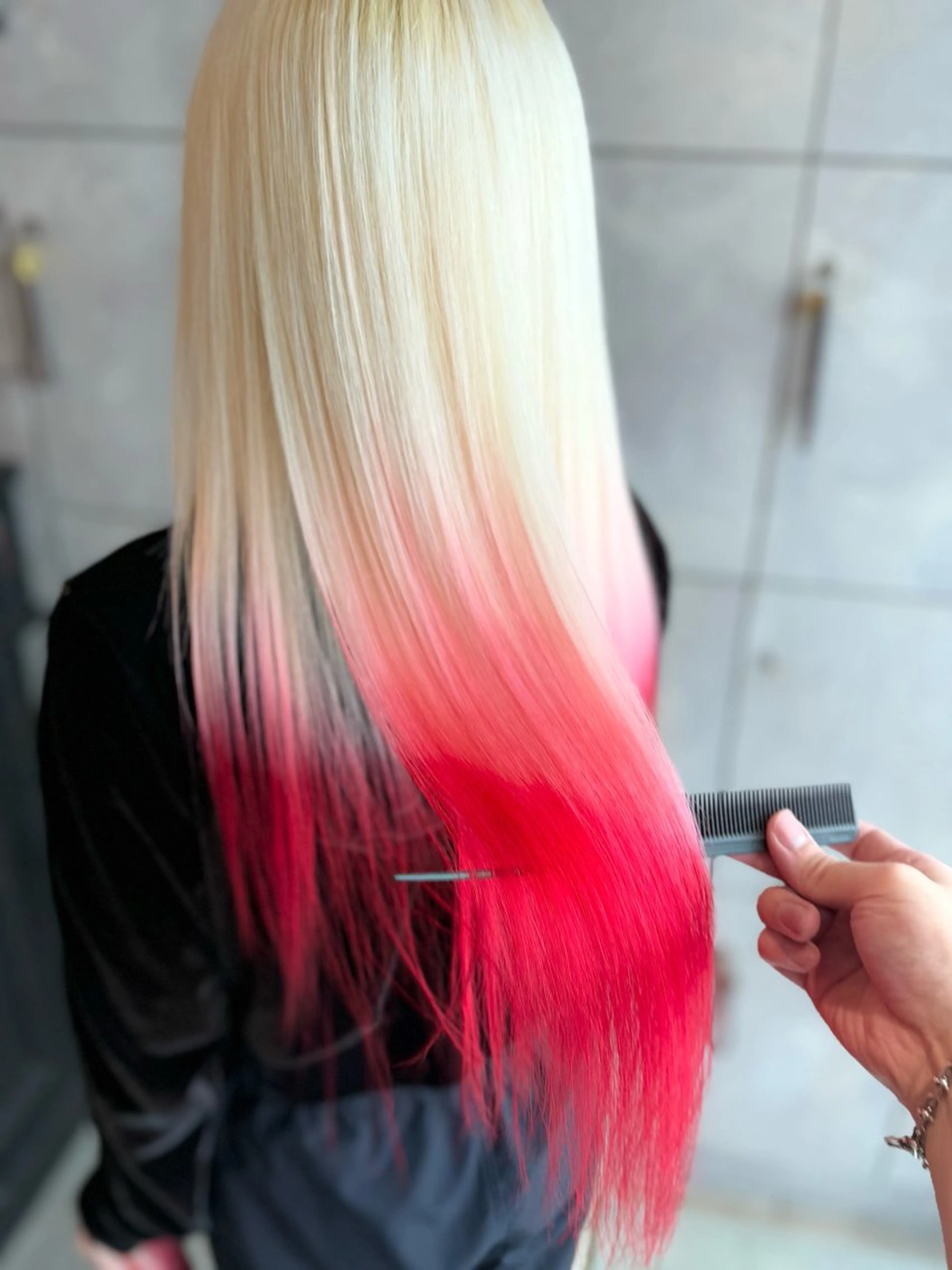 ロング カラー ヘアカラー トリートメント ヘアセット Lani5710所属・🌈インナーカラー ‘ショウマ’🌈のヘアスタイル