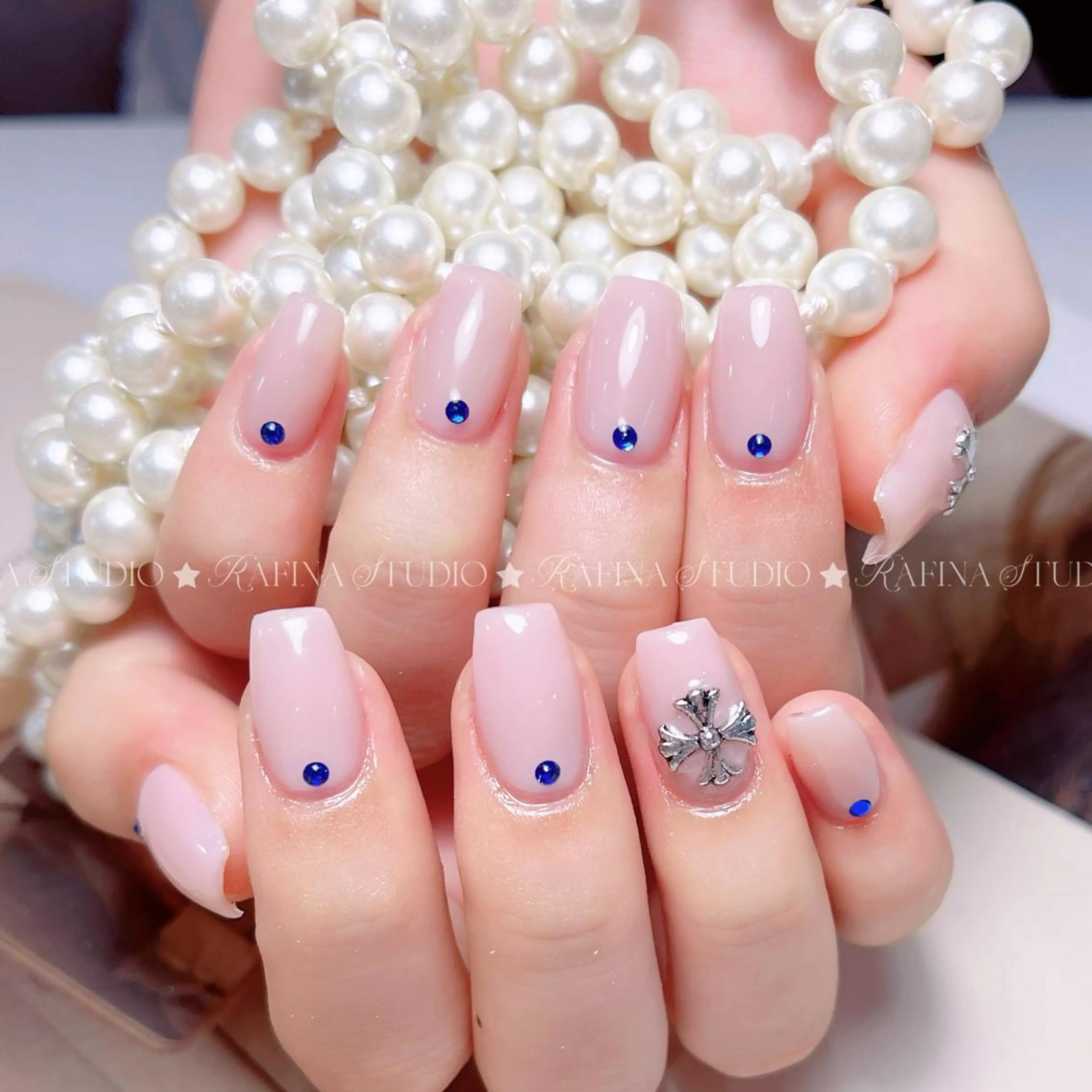 ネイル 玲央 YOYOのネイルデザイン