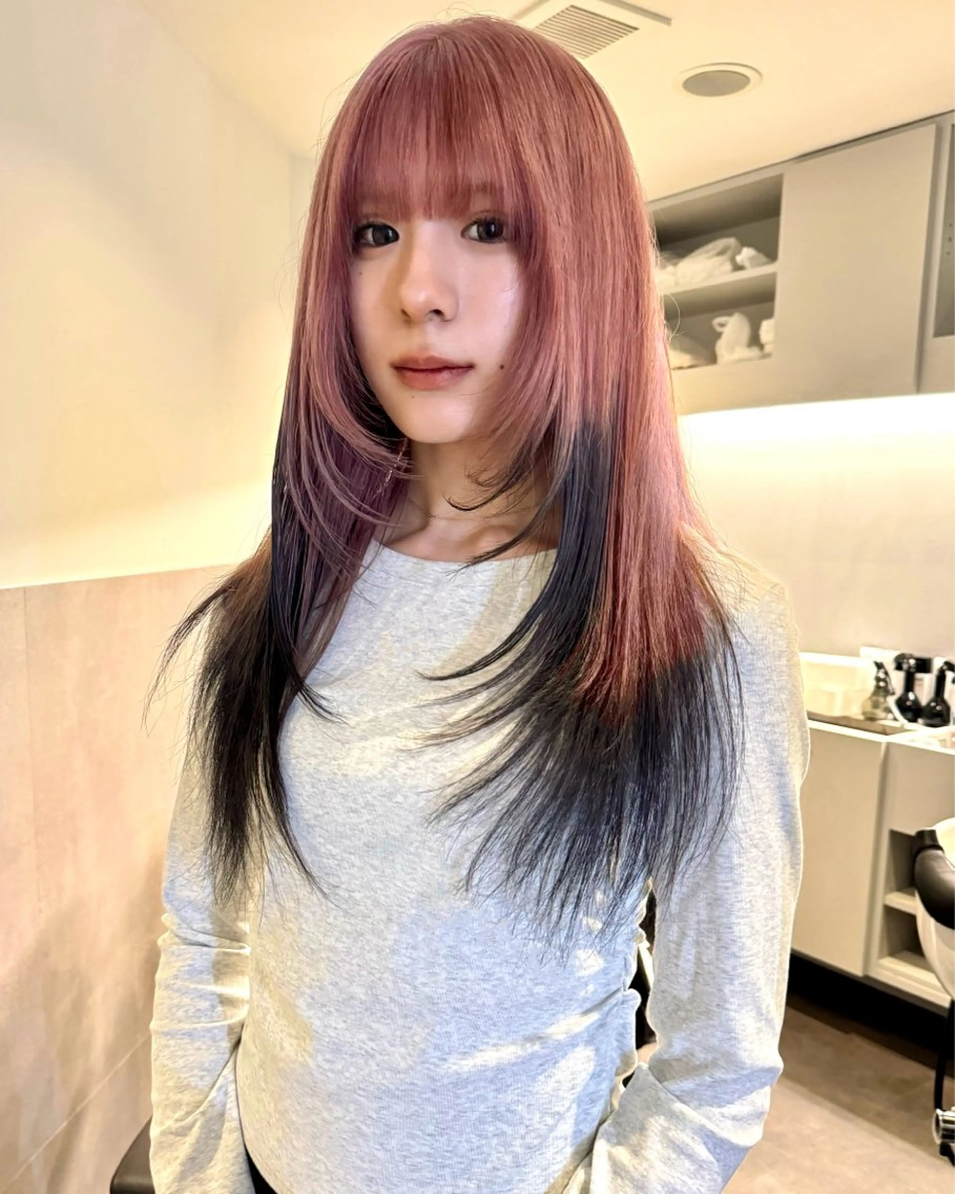 ロング カラー デザインカラー レイヤーカット ロング ヘアカラー RAIMA ハイトーン/レイヤーのヘアスタイル