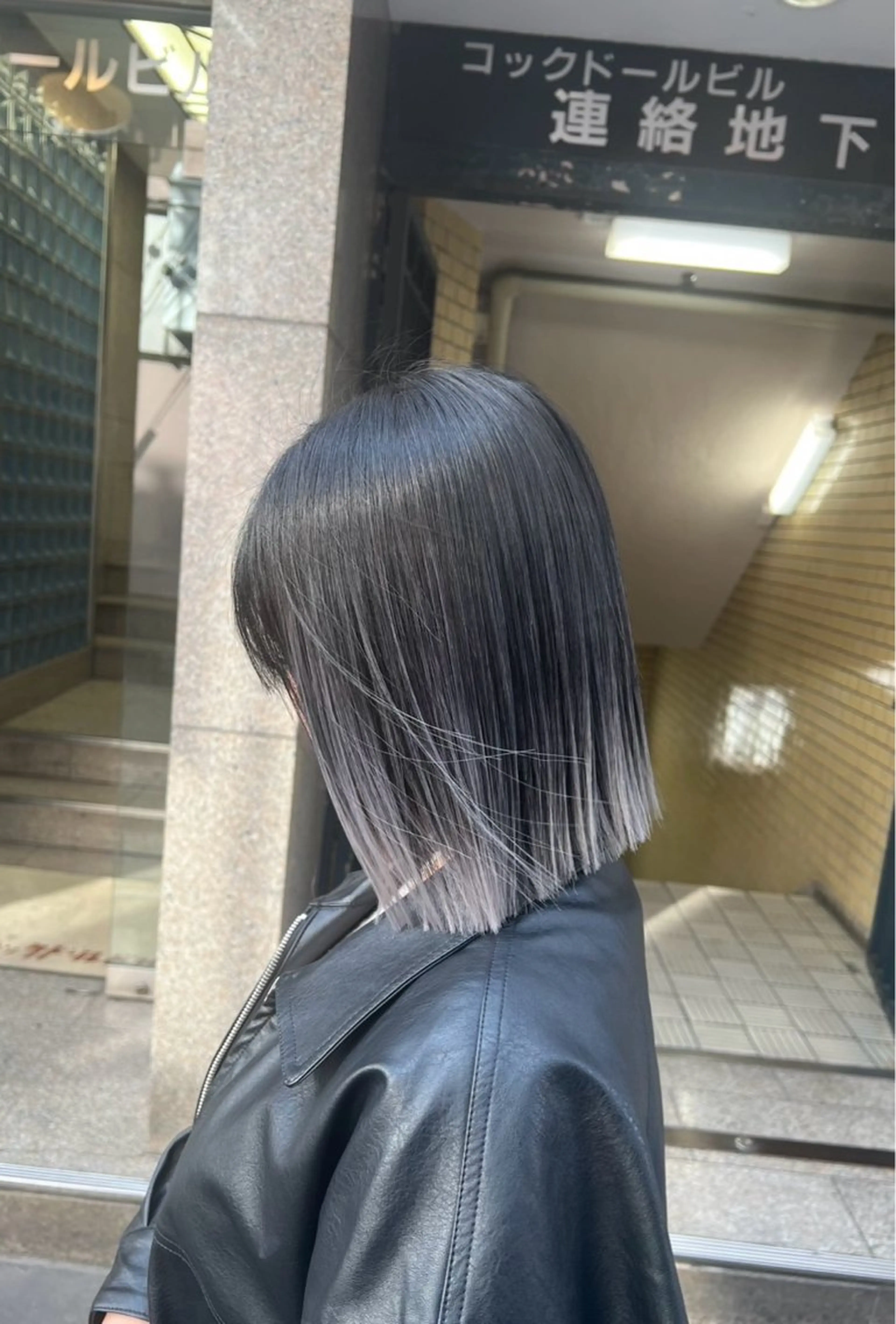 ショート カラー バレイヤージュ シルバー ホワイトシルバー レイヤーカット ヘアカラー トリートメント ROBIN所属・指名数No.1 /NAOYAのヘアスタイル