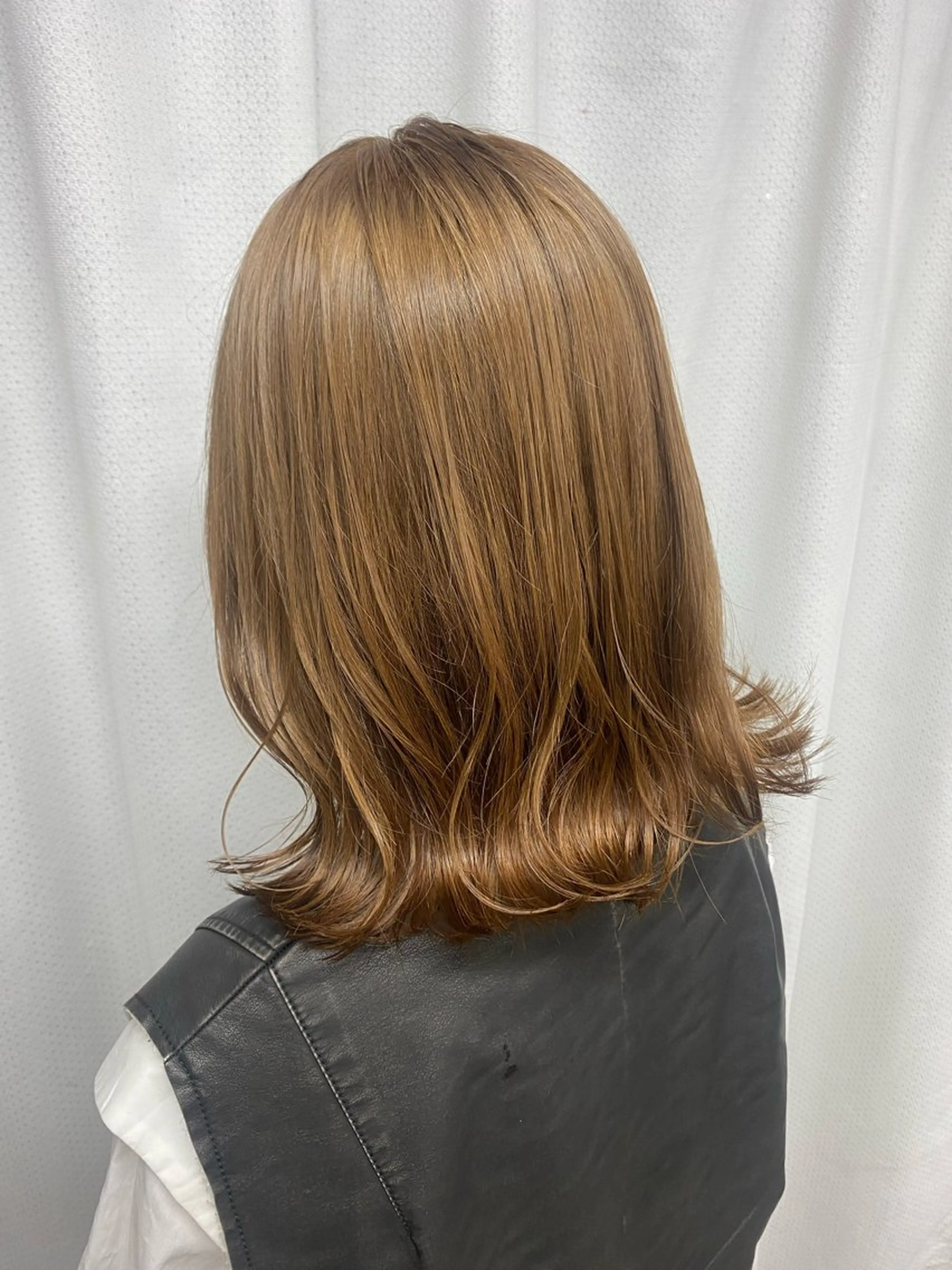 ミディアム カラー ヘアアレンジ ベージュカラー ミルクティーベージュ 年間1500人担当 代表　南一路のヘアスタイル