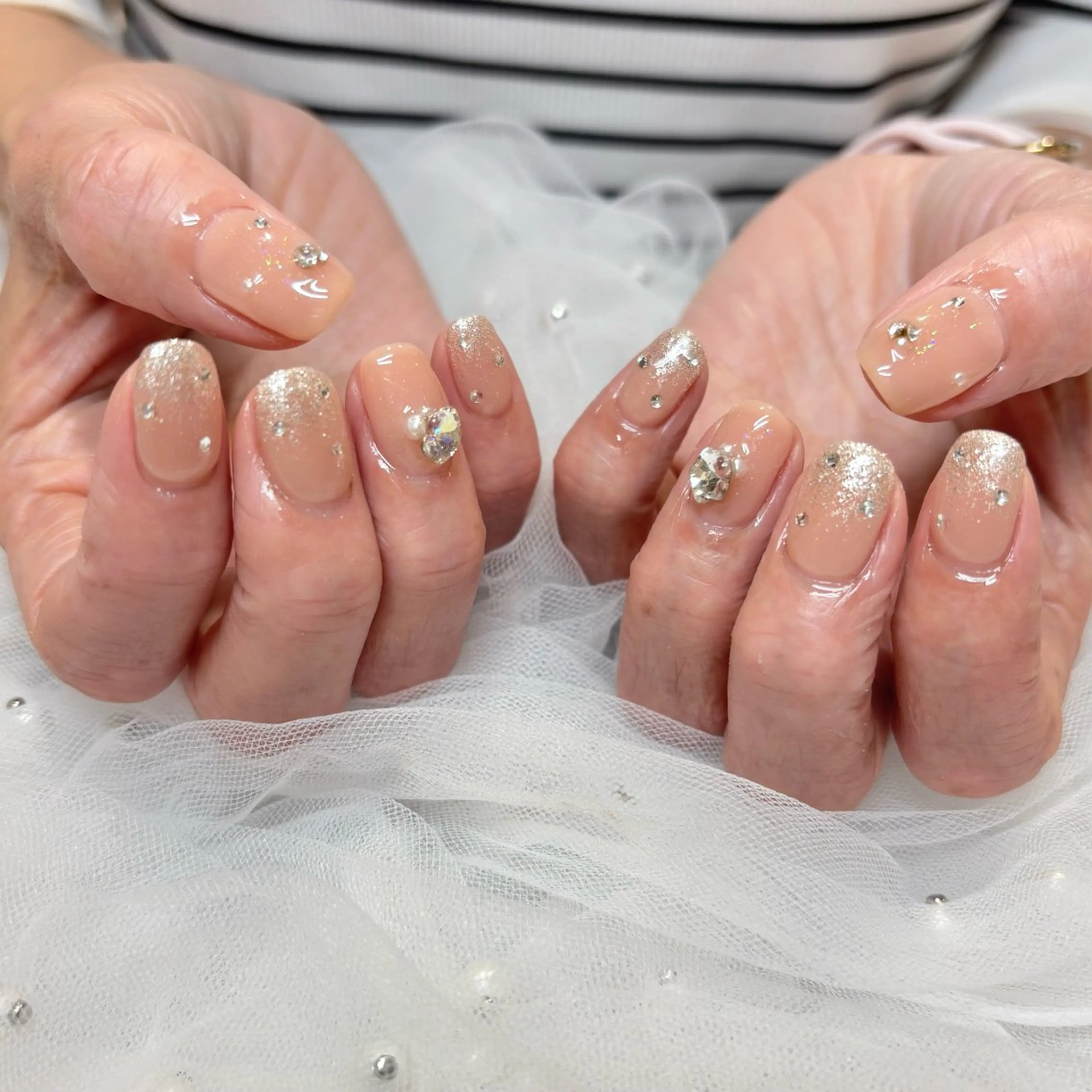 ネイル ジェルネイル キラキラネイル ラメ(グリッター) ハンドネイル 荒巻 めいのネイルデザイン