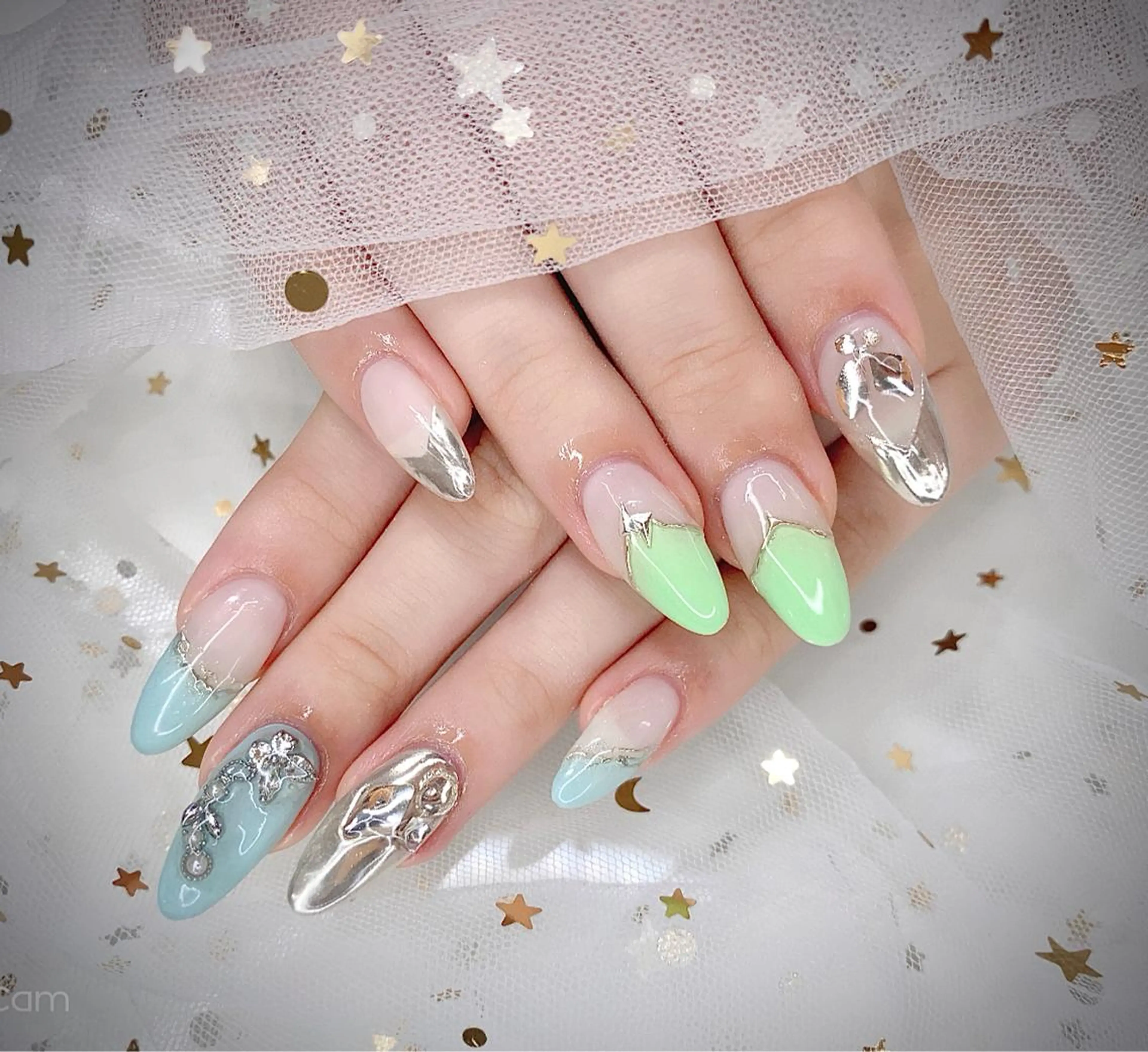 ネイル I-nailロング /ワンホン/キラキラのネイルデザイン