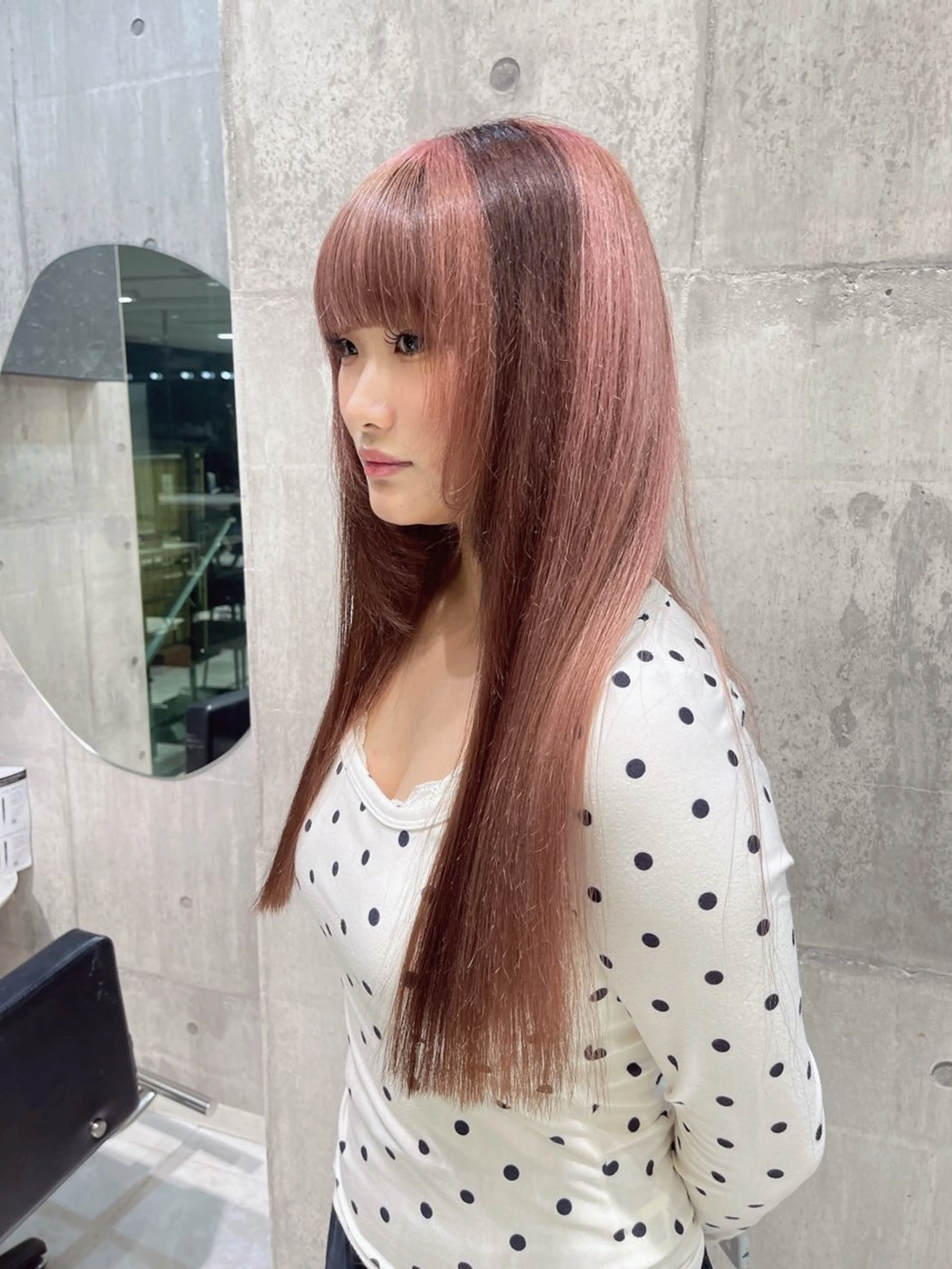 ロング カラー TENSHO レイヤー／ハイトーンのヘアスタイル