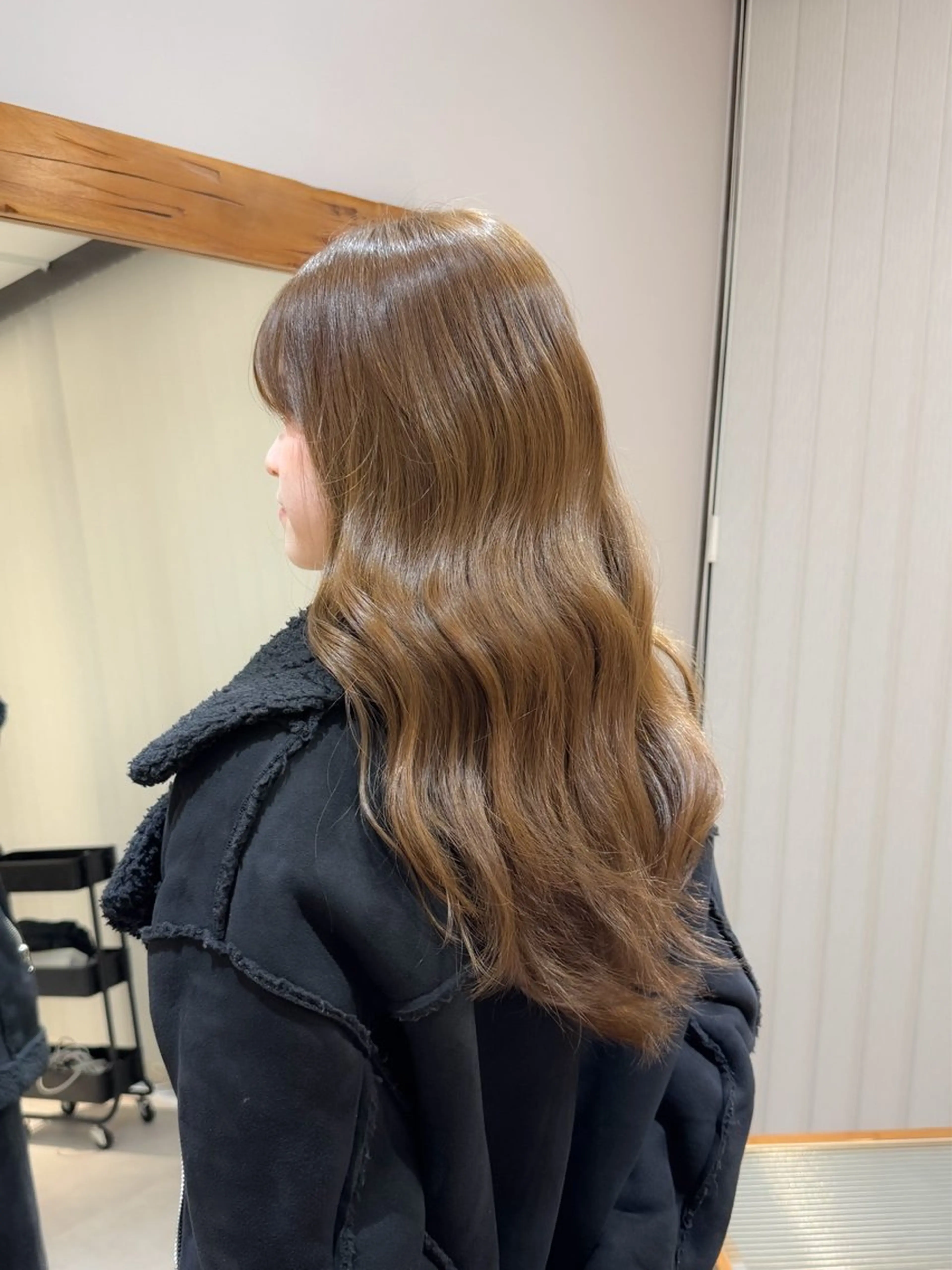 ロング カラー ヘアアレンジ ブリーチ ダブルカラー イヤリングカラー イルミナカラー ブリーチなしカラー ヘアカラー トリートメント 立川レイヤー 透明感カラーaoiのヘアスタイル