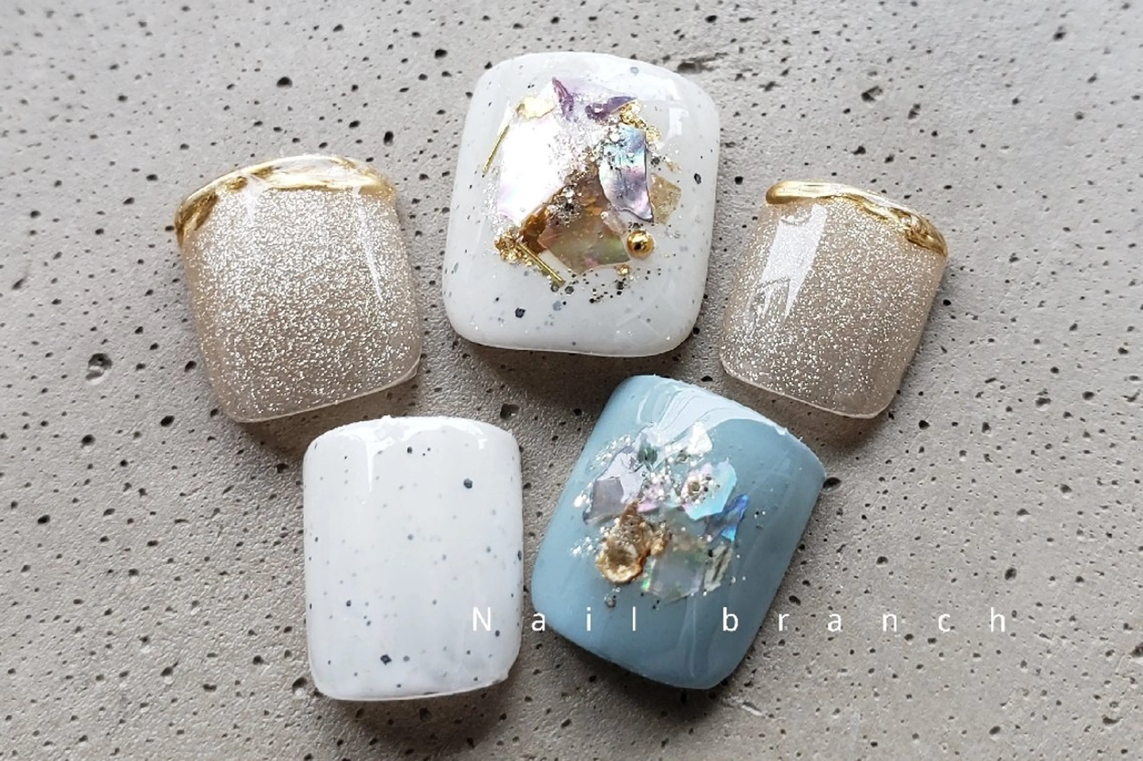 ミディアム カラー パーマ ヘアアレンジ ネイル マツエク・マツパ アイブロウ Nail branchのネイルデザイン