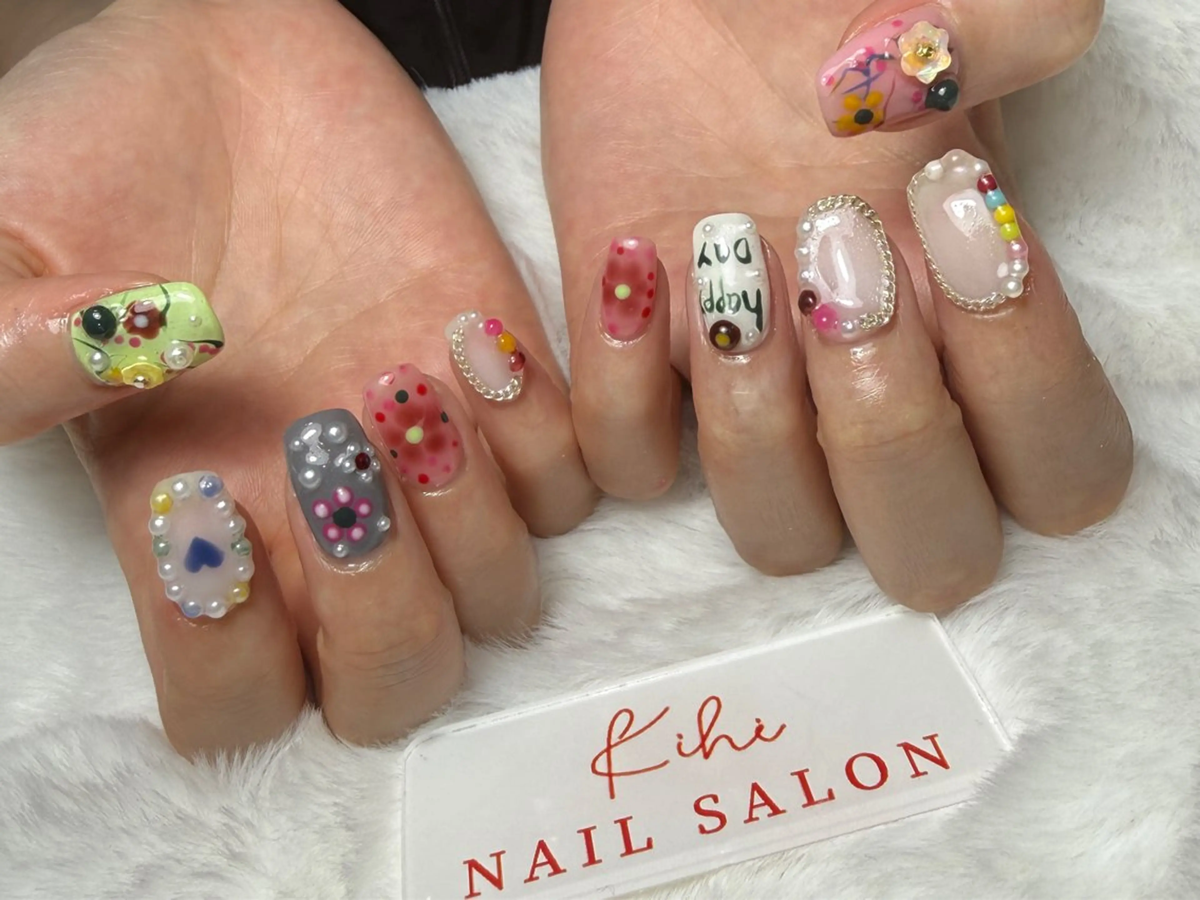 ネイル アートネイル フレンチネイル ジェルネイル グラデーション 韓国ネイル ハンドネイル 💕鈴木ユリ パラジェル/オフ無料のネイルデザイン