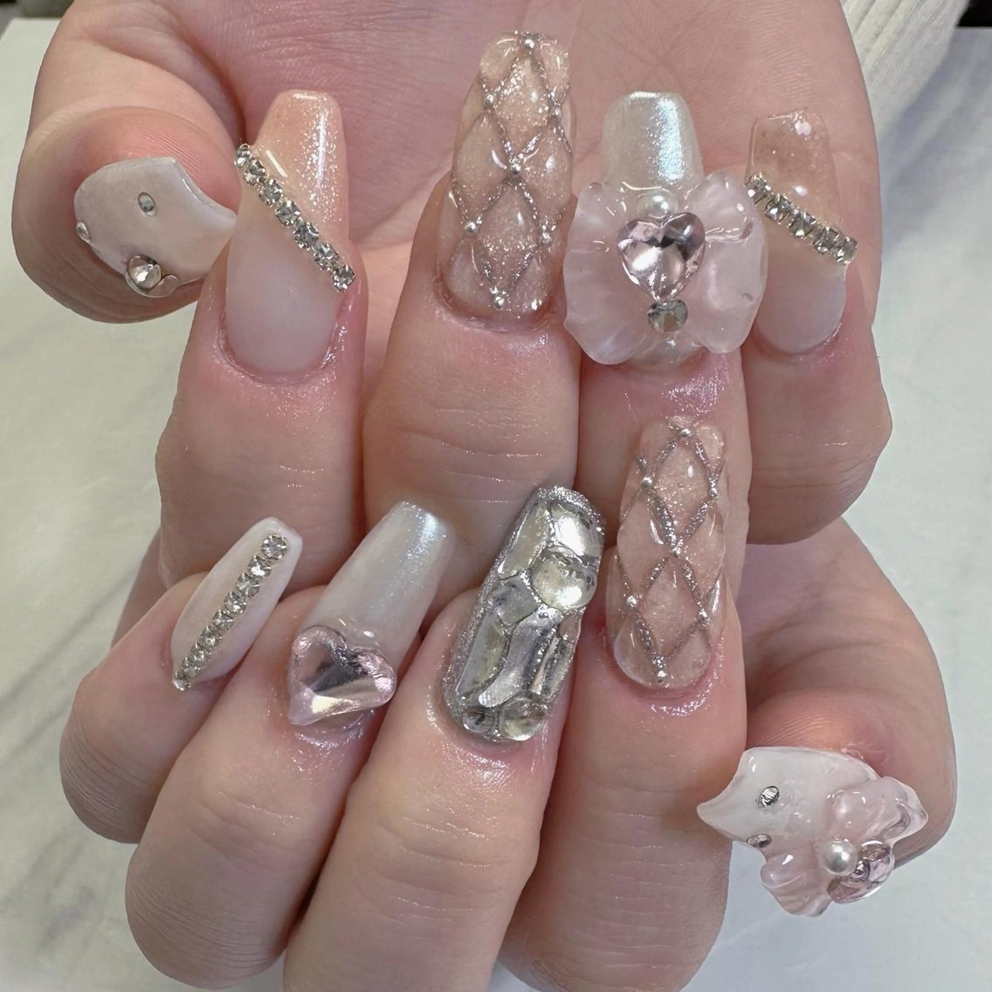 セミロング ハンドネイル Diamond ✨のネイルデザイン