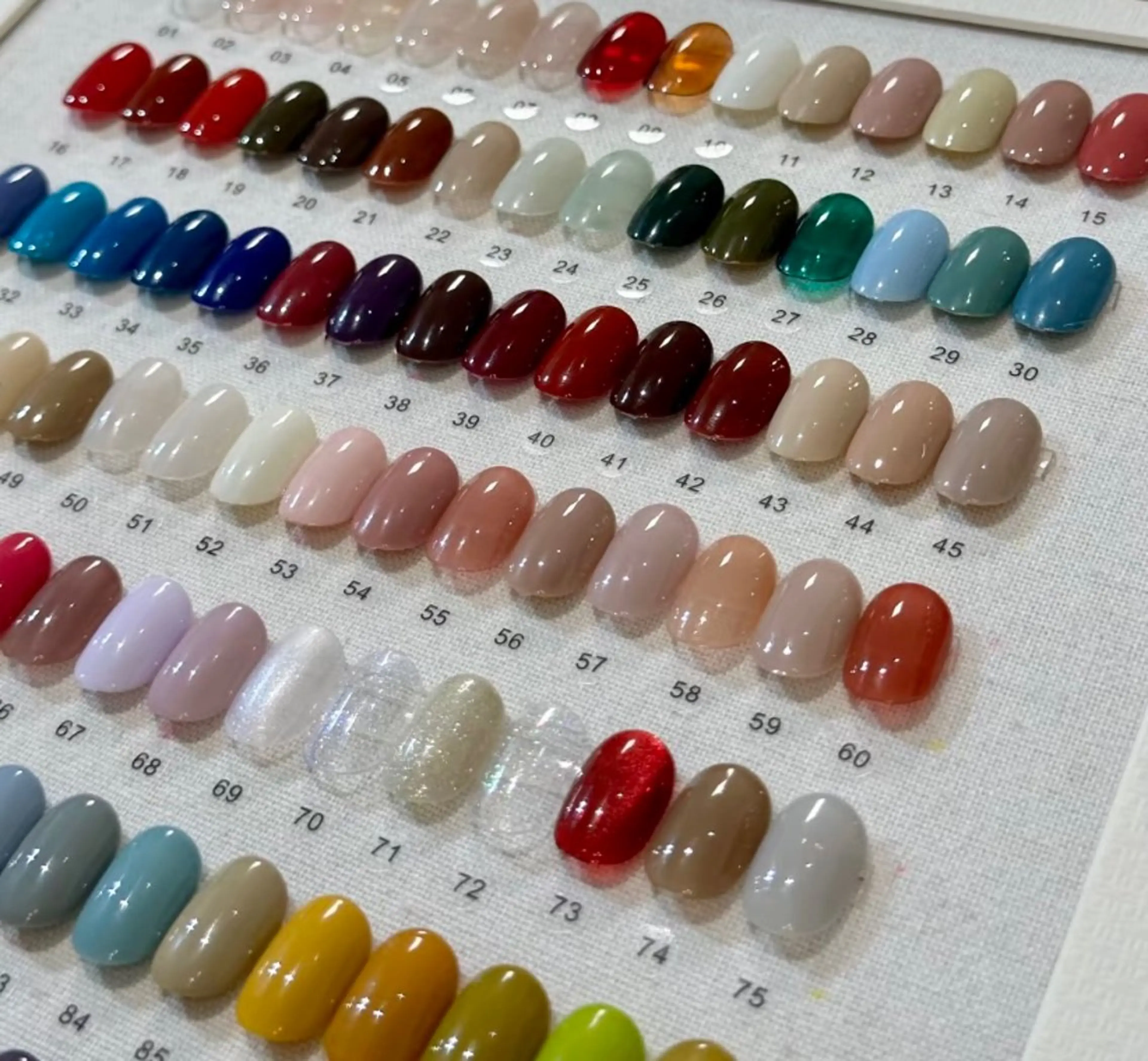 ネイル オーロラネイル チークネイル フレンチネイル ジェルネイル ガラスフレンチ ハンドネイル ハンドケア Nail Jolie所属・Nail Jolieのネイルデザイン