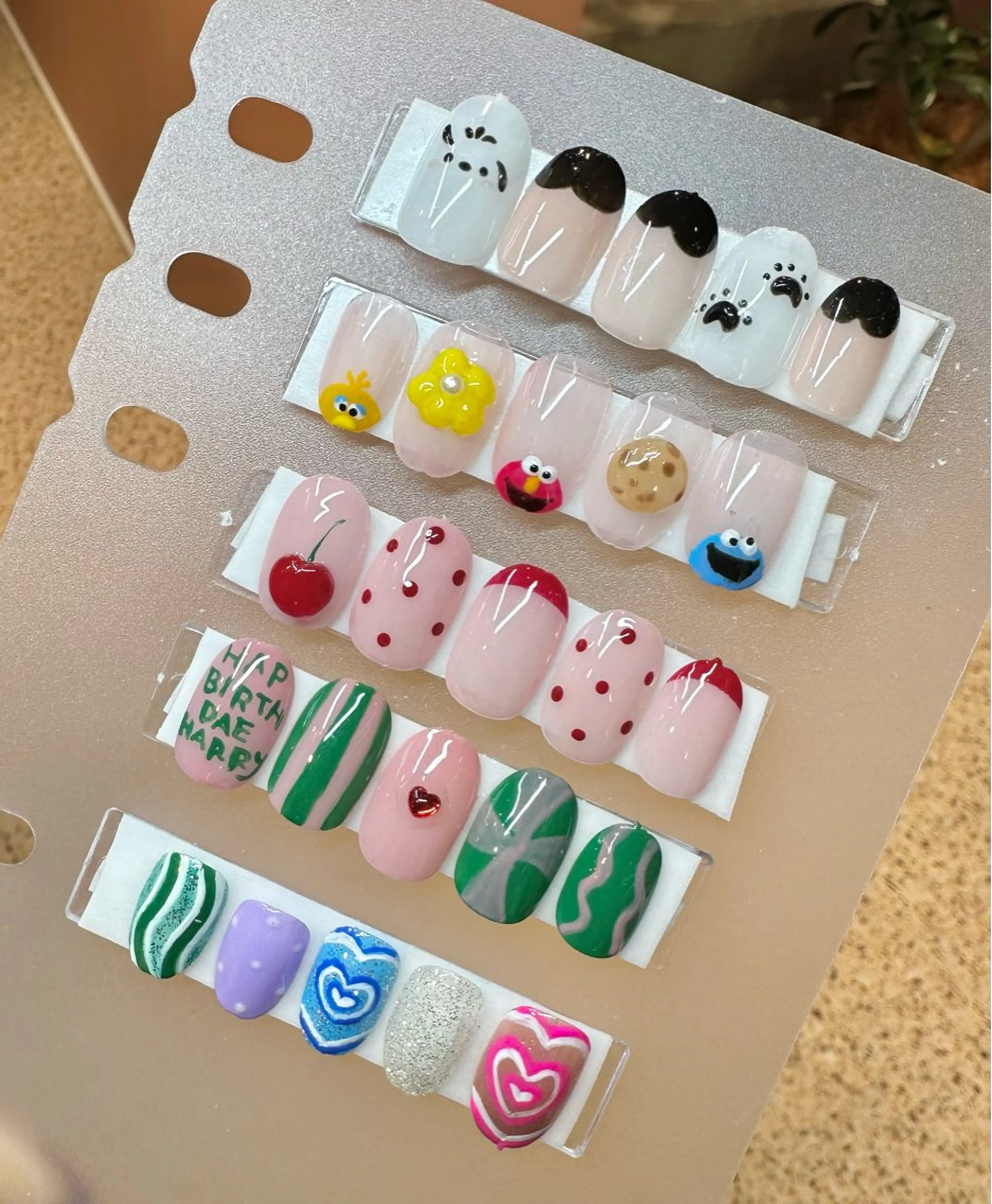 個性派ネイル🍪🐾🍒💗(ポチャッコ・セサミ・さくらんぼ・パワパフ…etc)の写真