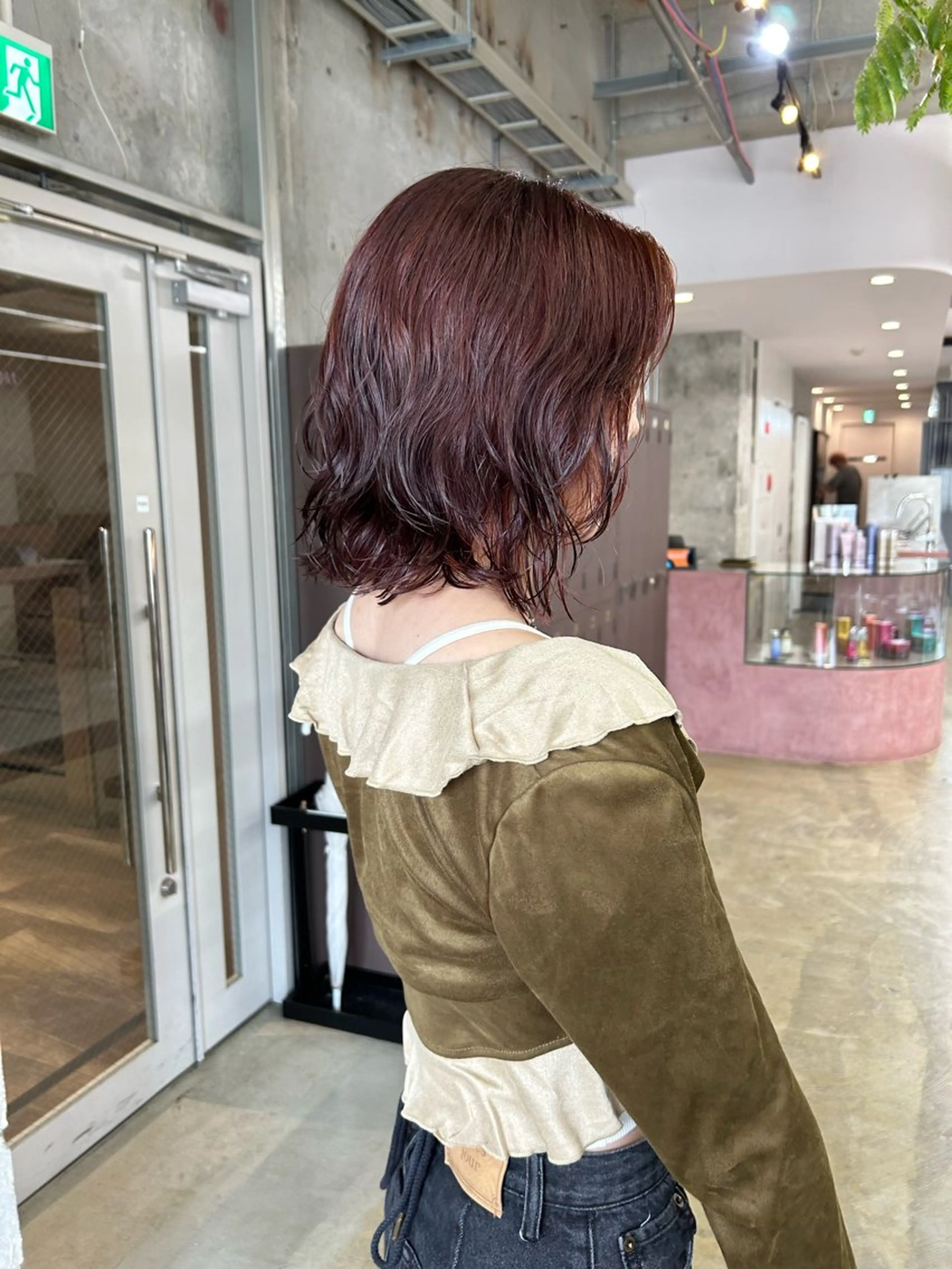 ミディアム カラー パーマ ミディアムレイヤー ミディアムパーマ レイヤーカット 小川真歩/パーマ /暖色オリーブのヘアスタイル