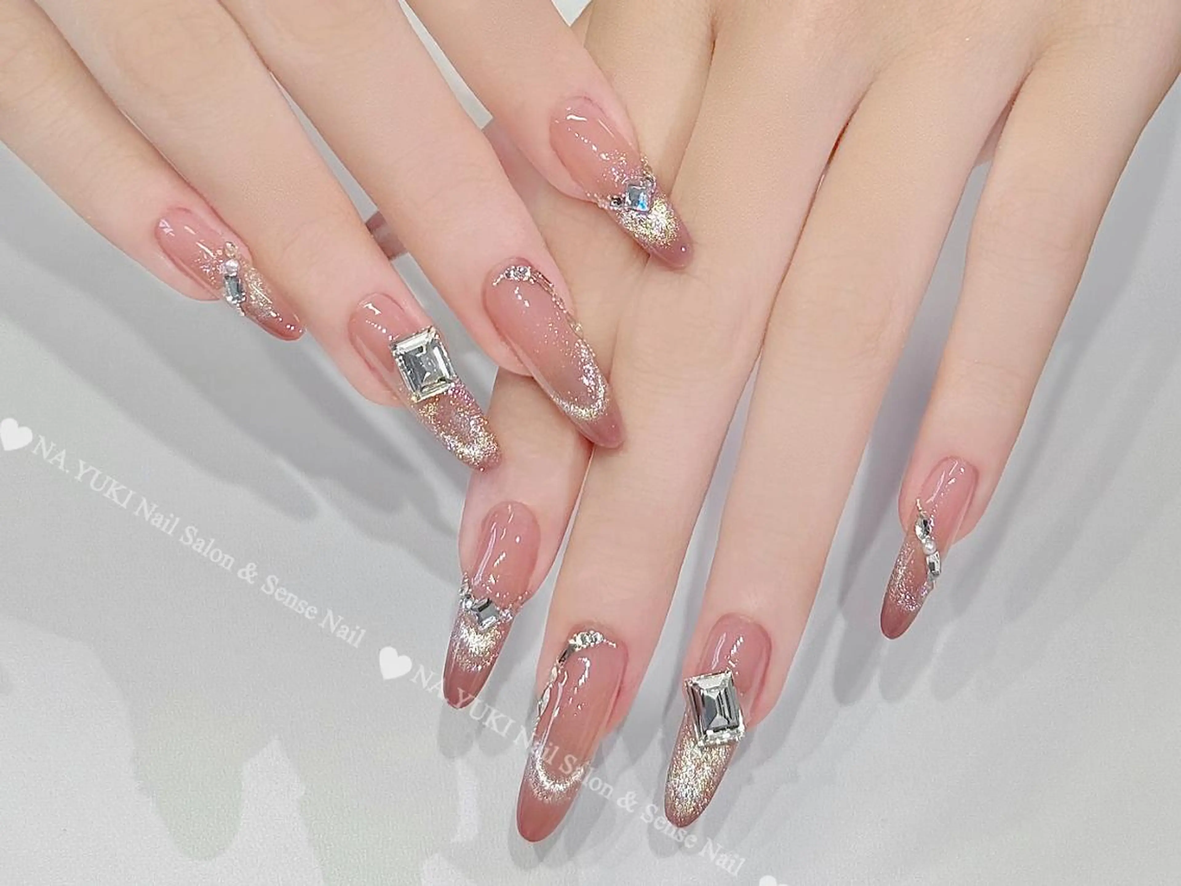 ネイル Mina. 🦢のネイルデザイン