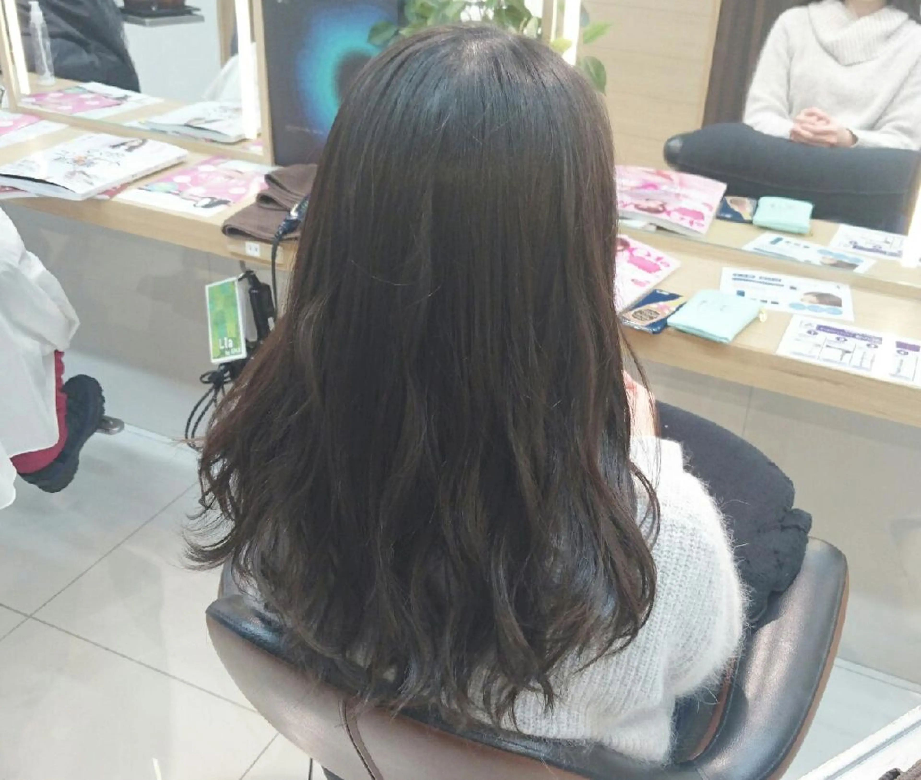 ロング 透明感ハイライト◎ 伊藤夏海のヘアスタイル