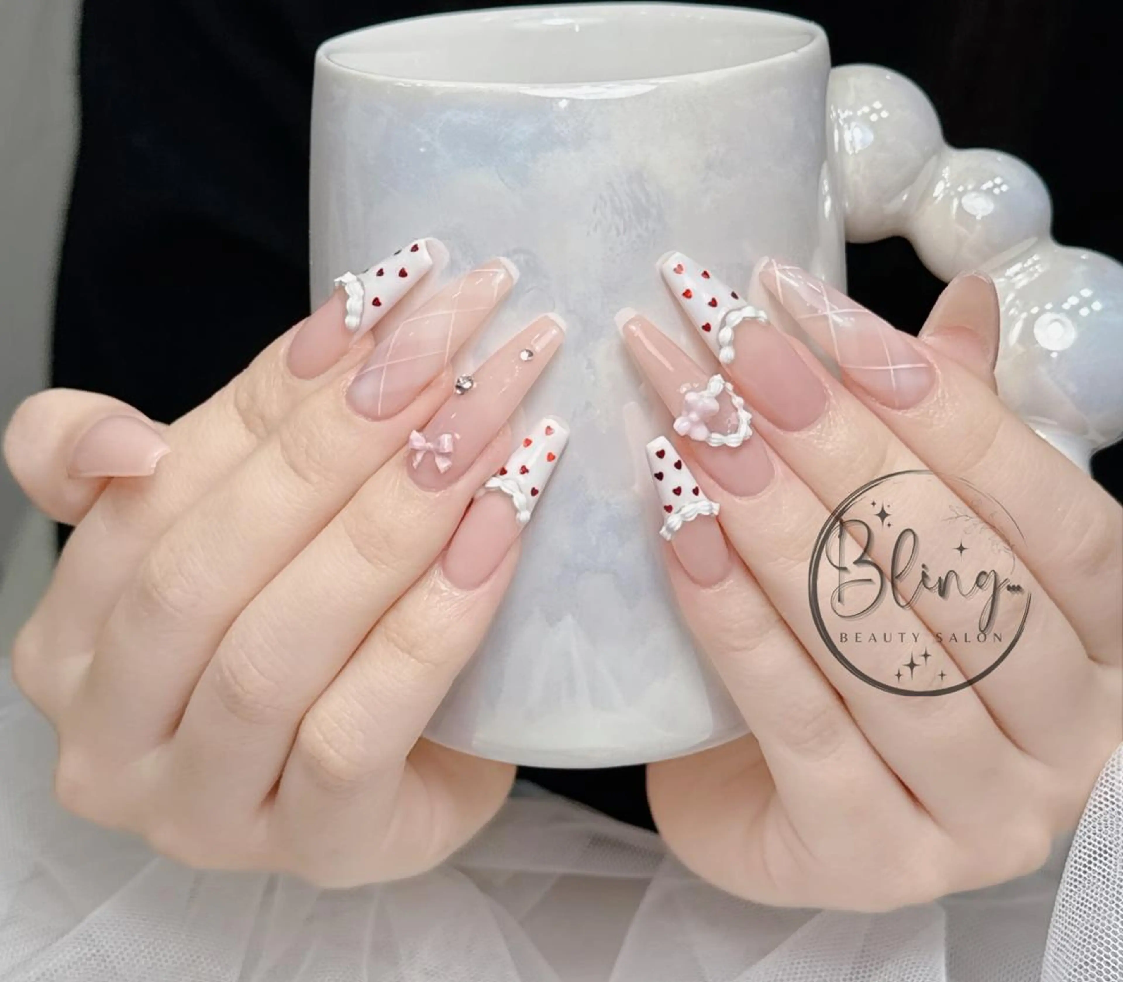 ロング カラー ベージュカラー グラデーションカラー ピンクカラー 韓国風ヘア ハンドネイル Bling Salonのネイルデザイン